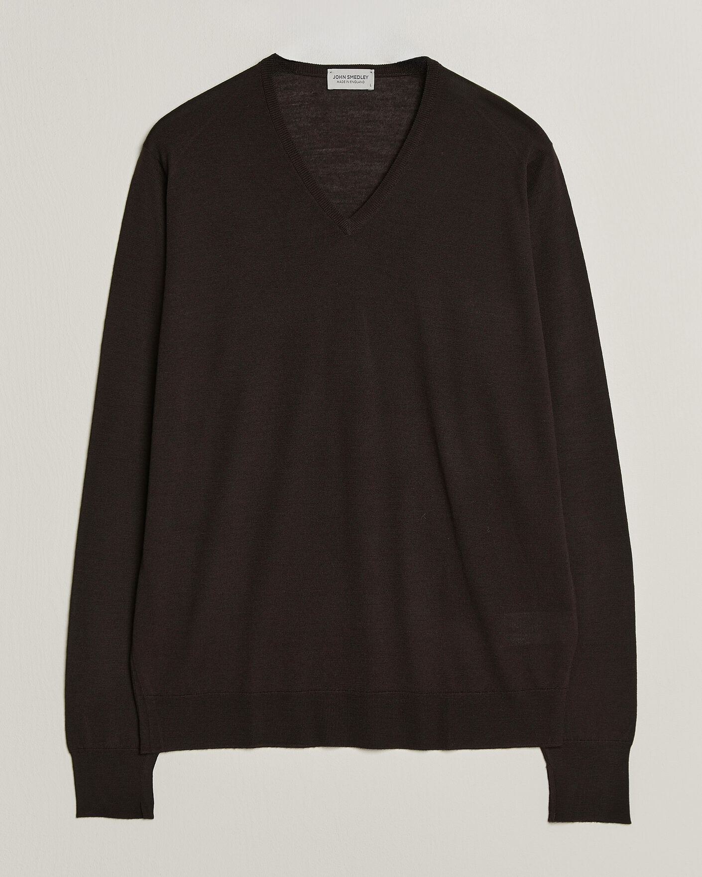 Men | Sweaters & Knitwear | John Smedley | Bobby Extra Fine Merino V-Neck Pullover Faulkner Brown