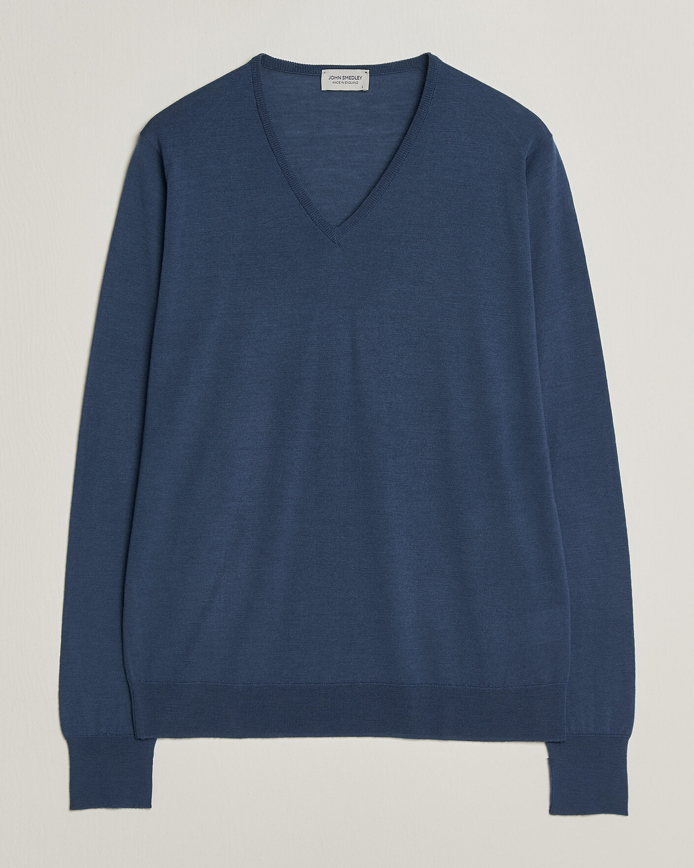 Men | Sweaters & Knitwear | John Smedley | Bobby Extra Fine Merino V-Neck Pullover Teal Firth