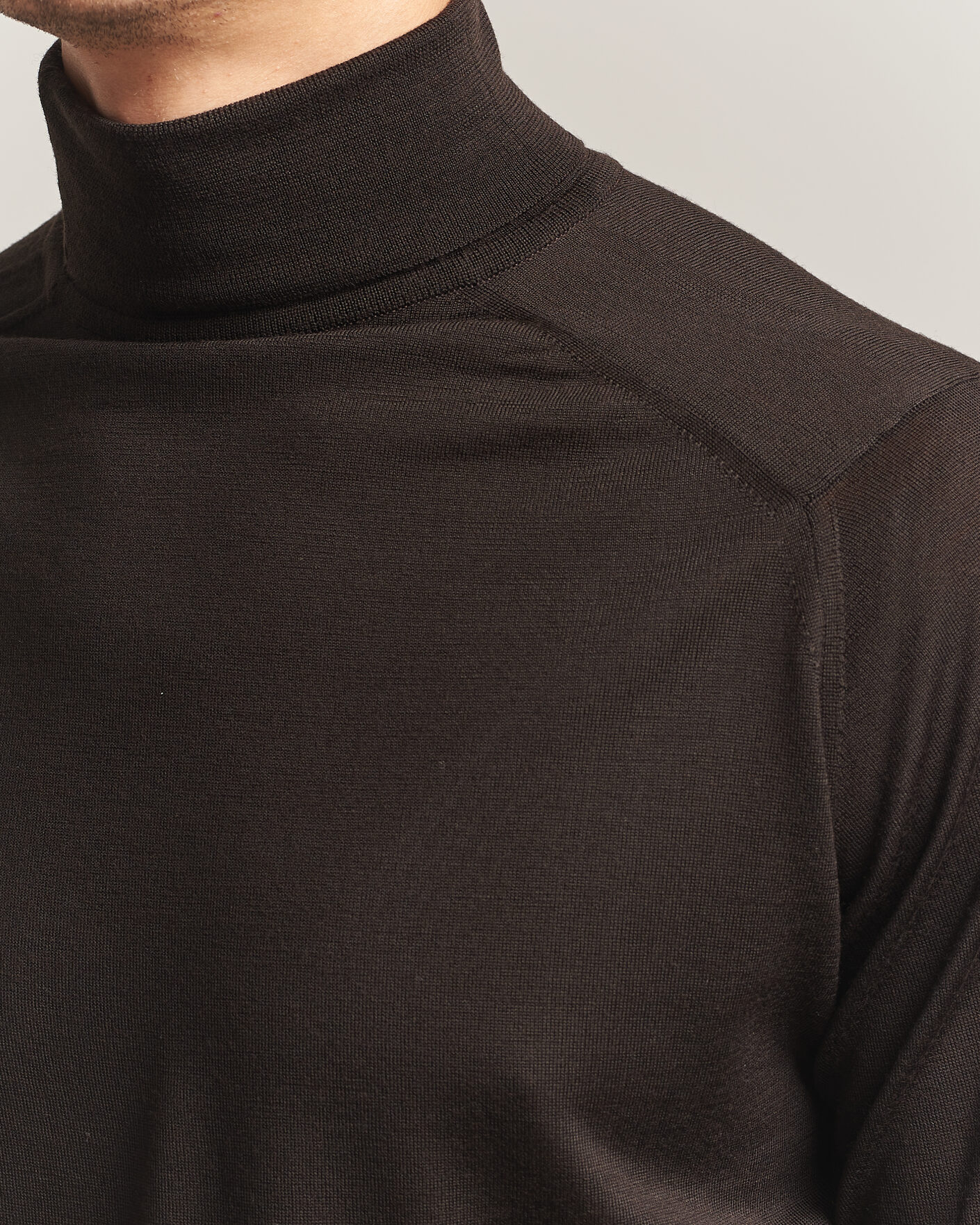 Men | Sweaters & Knitwear | John Smedley | Cherwell Extra Fine Merino Rollneck Faulkner Brown