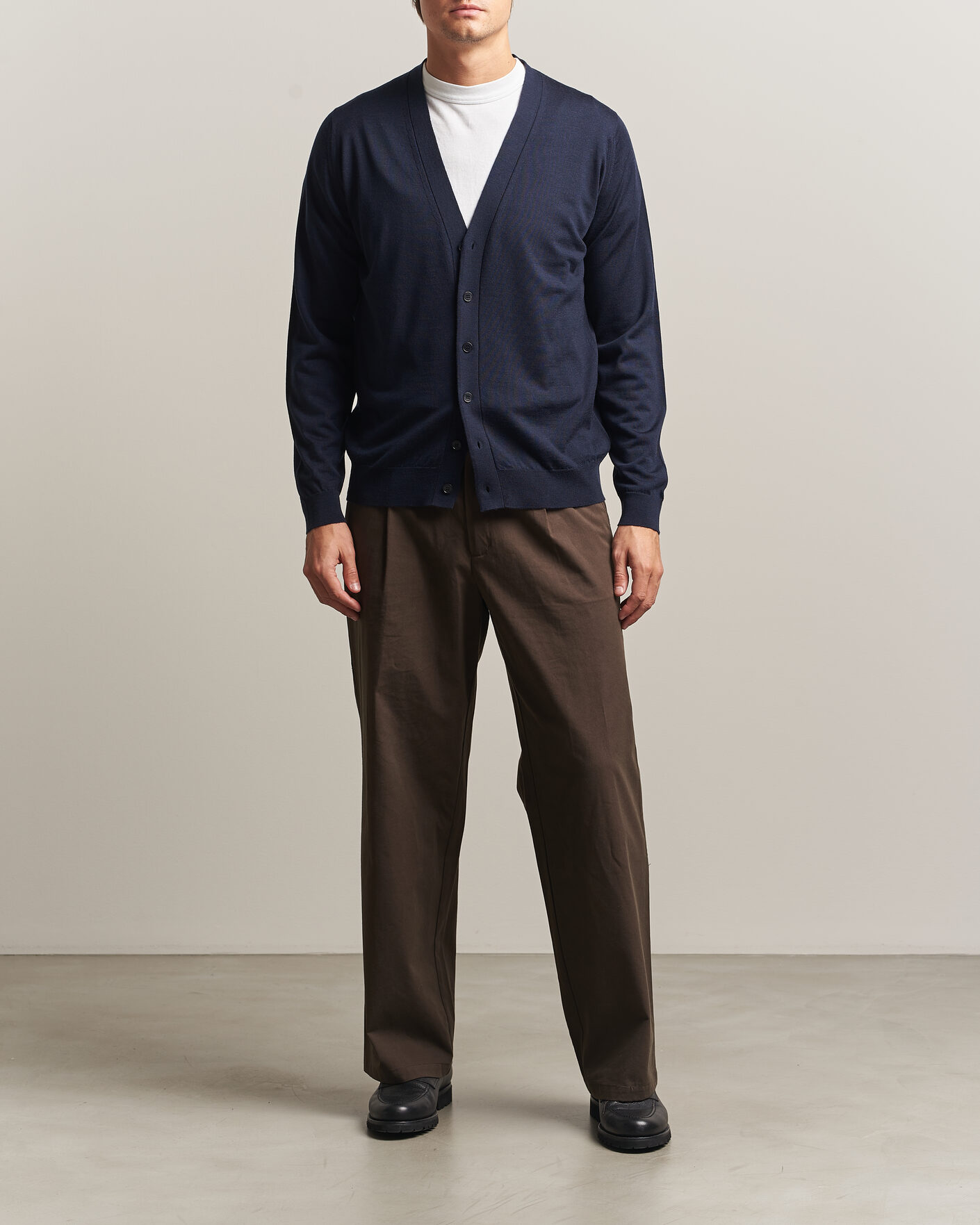 Men | Sweaters & Knitwear | John Smedley | Bradrick Extra Fine Merino Cardigan Midnight