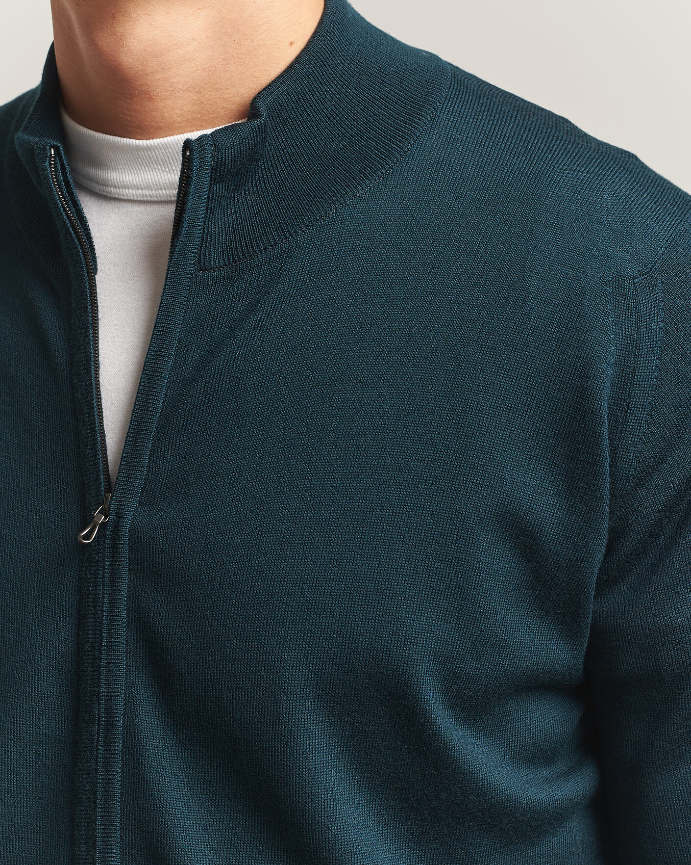 Men | Sweaters & Knitwear | John Smedley | Claygate Extra Fine Merino Full Zip Richardson Green