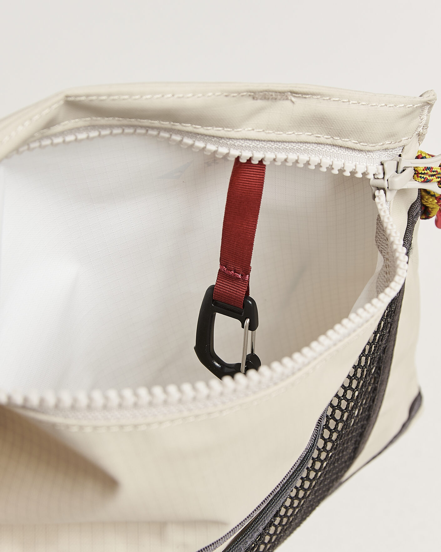 Men | Bags | Klättermusen | Hrid WP 1,5L Accessory Bag Silver Creme