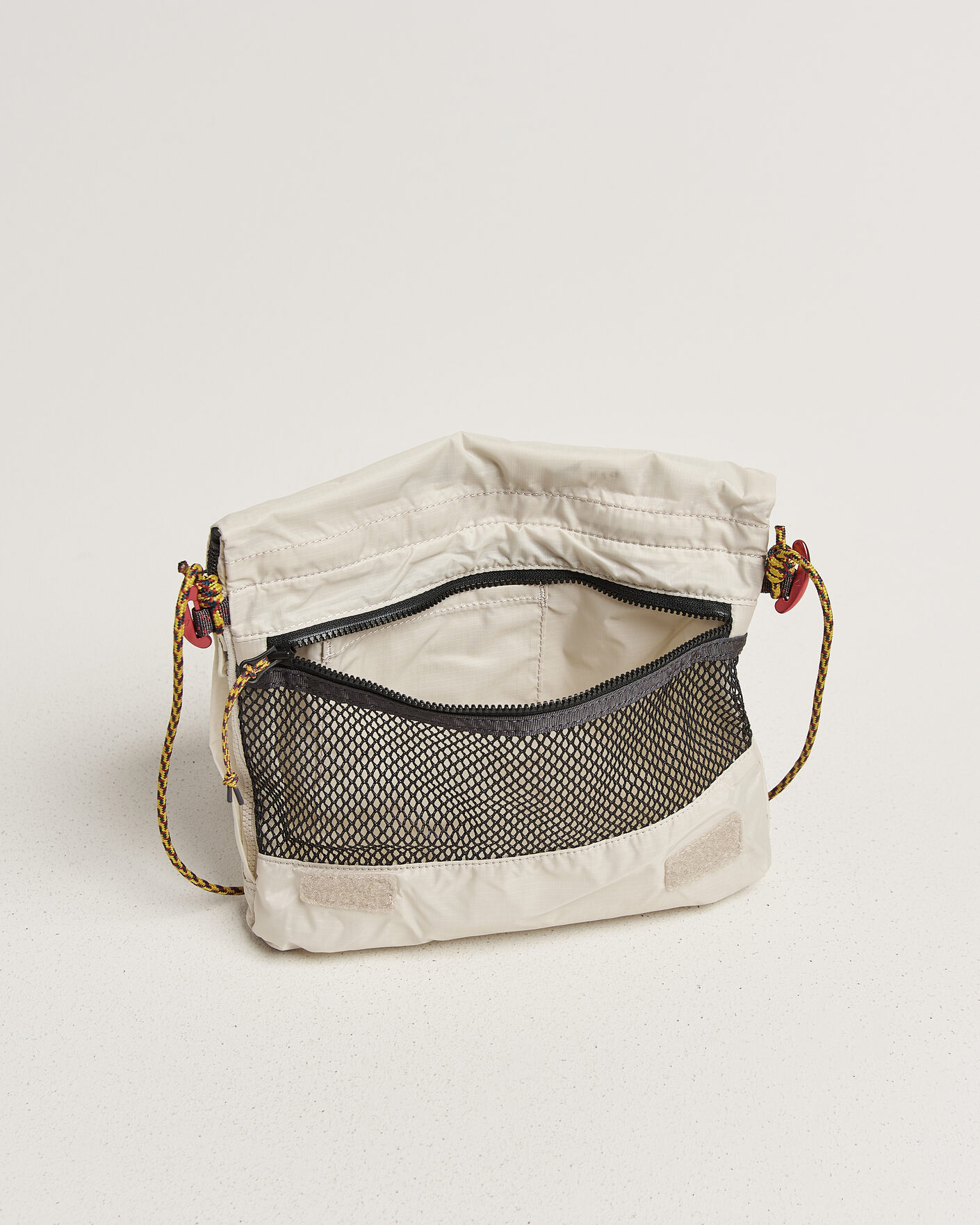 Men | Bags | Klättermusen | Algir Foldover Bag Putty Grey