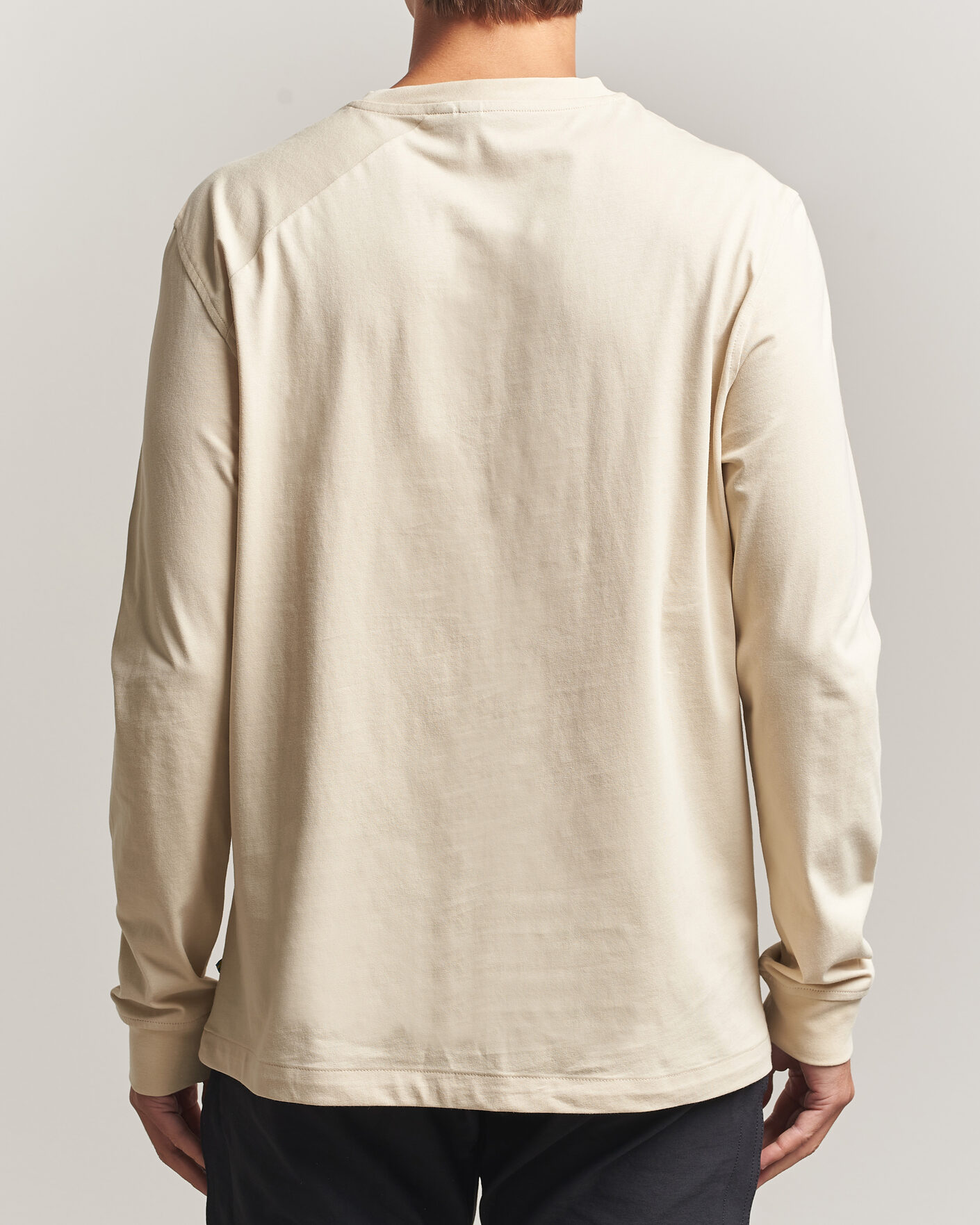 Men | T-Shirts | Klättermusen | Root Long Sleeve Logo T-Shirt Clay