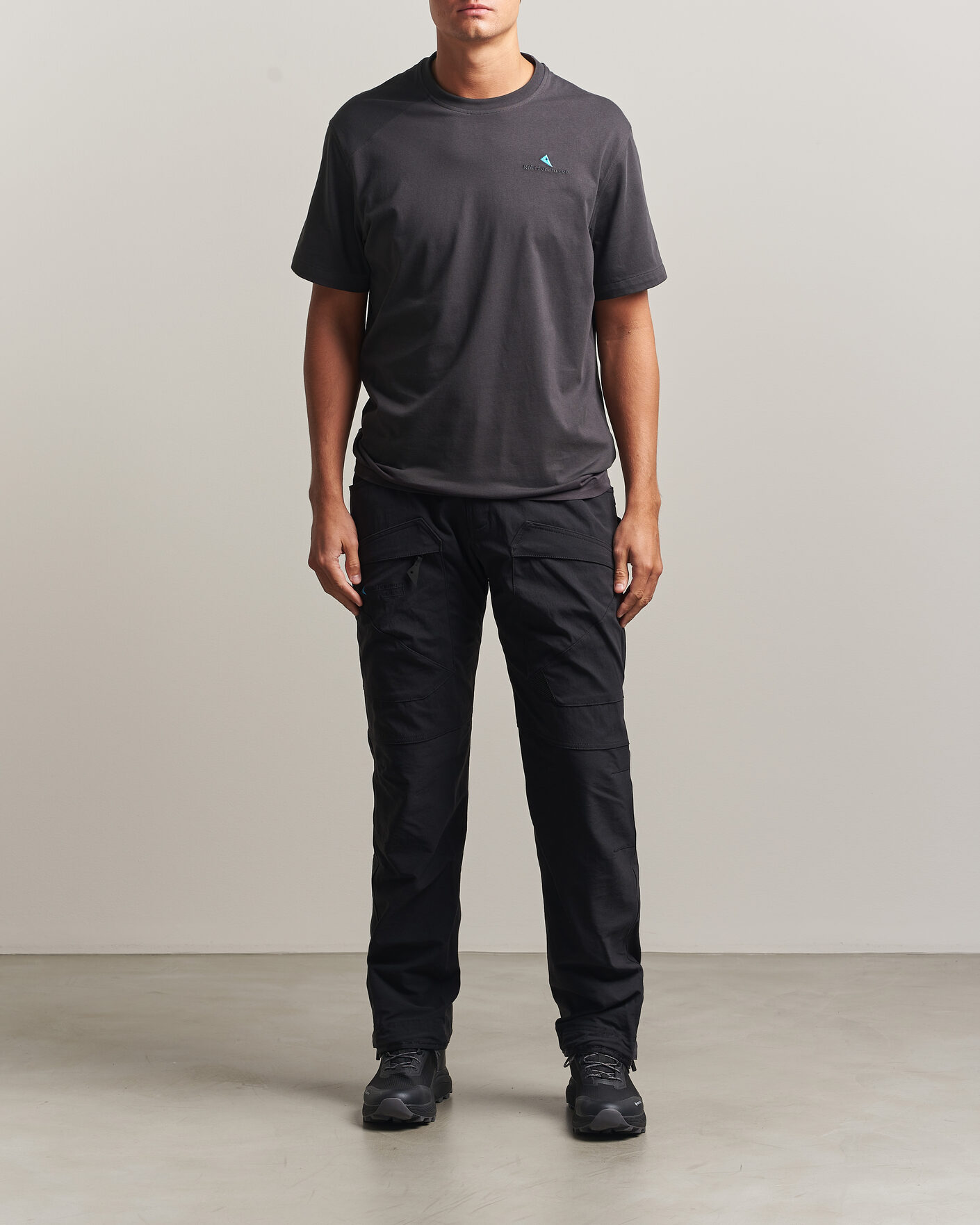 Men | T-Shirts | Klättermusen | Root Logo T-Shirt Raven