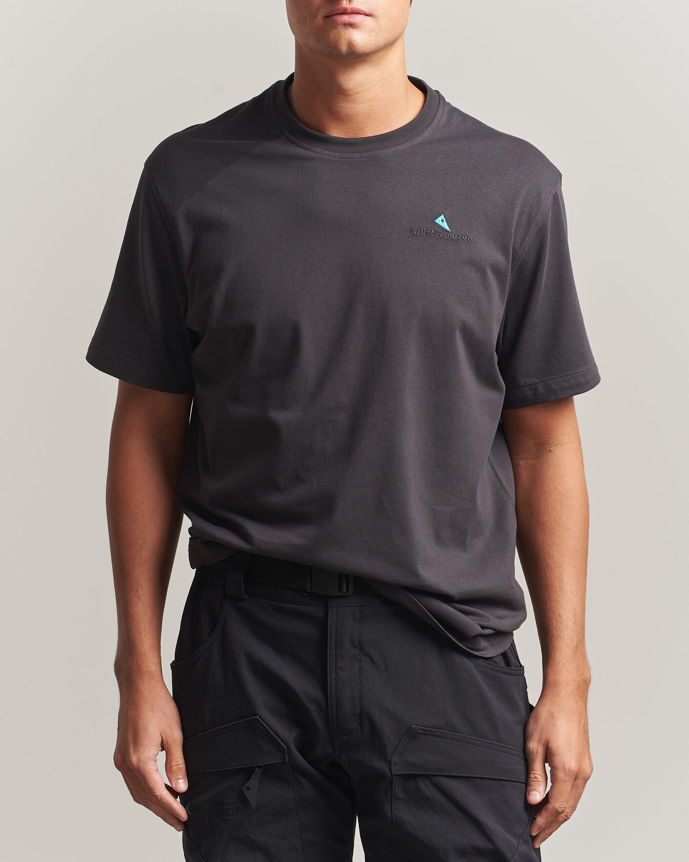 Men | T-Shirts | Klättermusen | Root Logo T-Shirt Raven