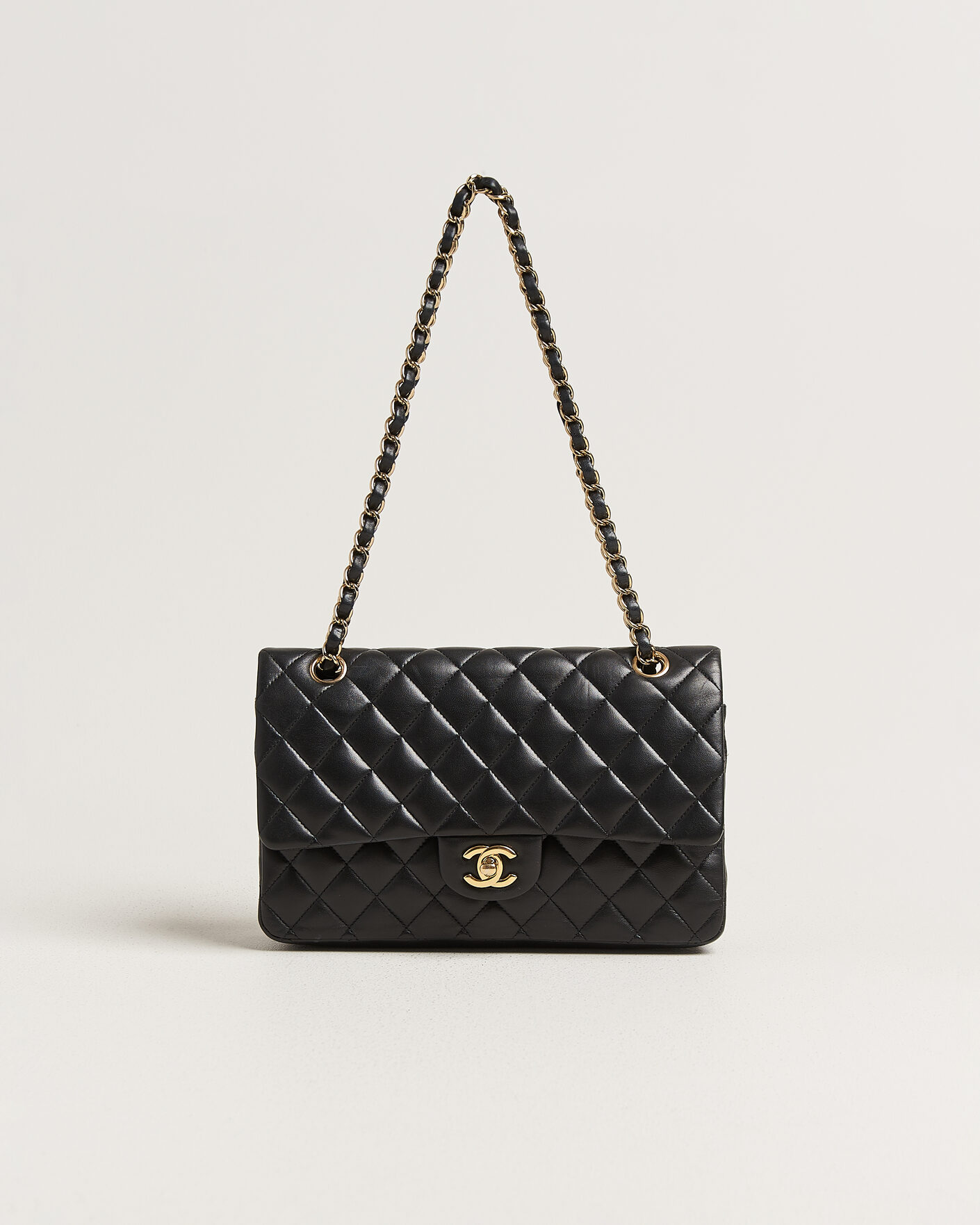 Men | Chanel Pre-Owned Classic Medium Double Flap Bag Lambskin Black | Chanel Pre-Owned | Classic Medium Double Flap Bag Lambskin Black