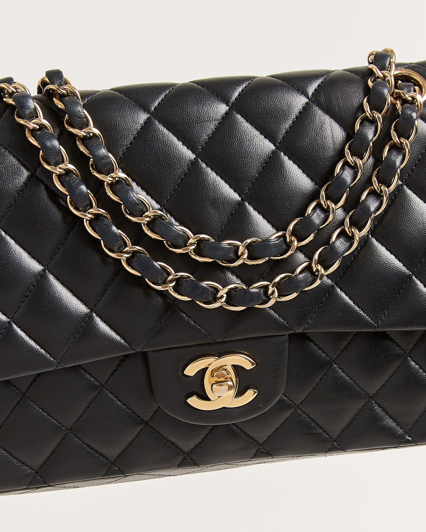 Men | Pre-Owned & Vintage Bags | Chanel Pre-Owned | Classic Medium Double Flap Bag Lambskin Black