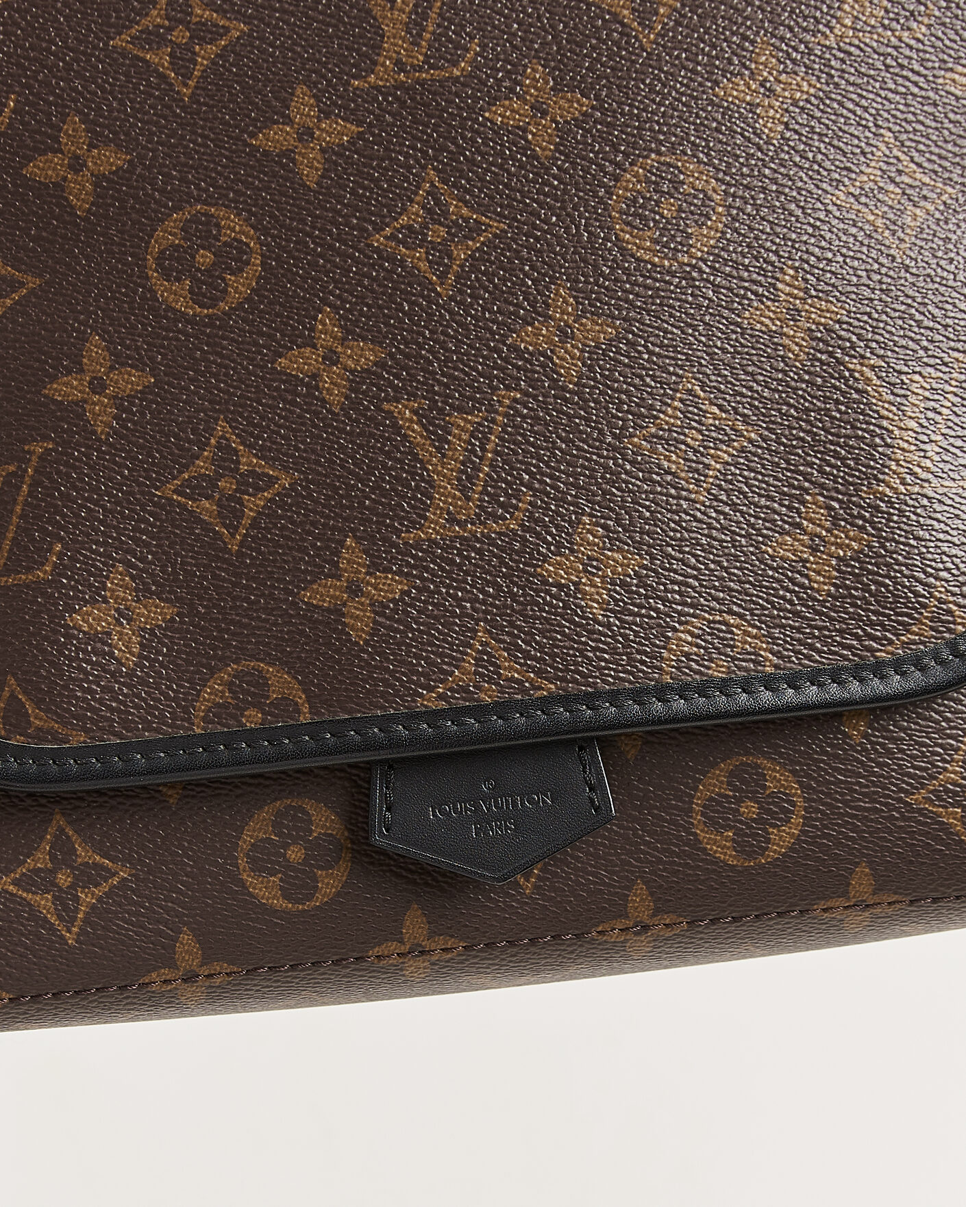 Men | Pre-Owned & Vintage Bags | Louis Vuitton Pre-Owned | Messenger Bag Monogram Macassar