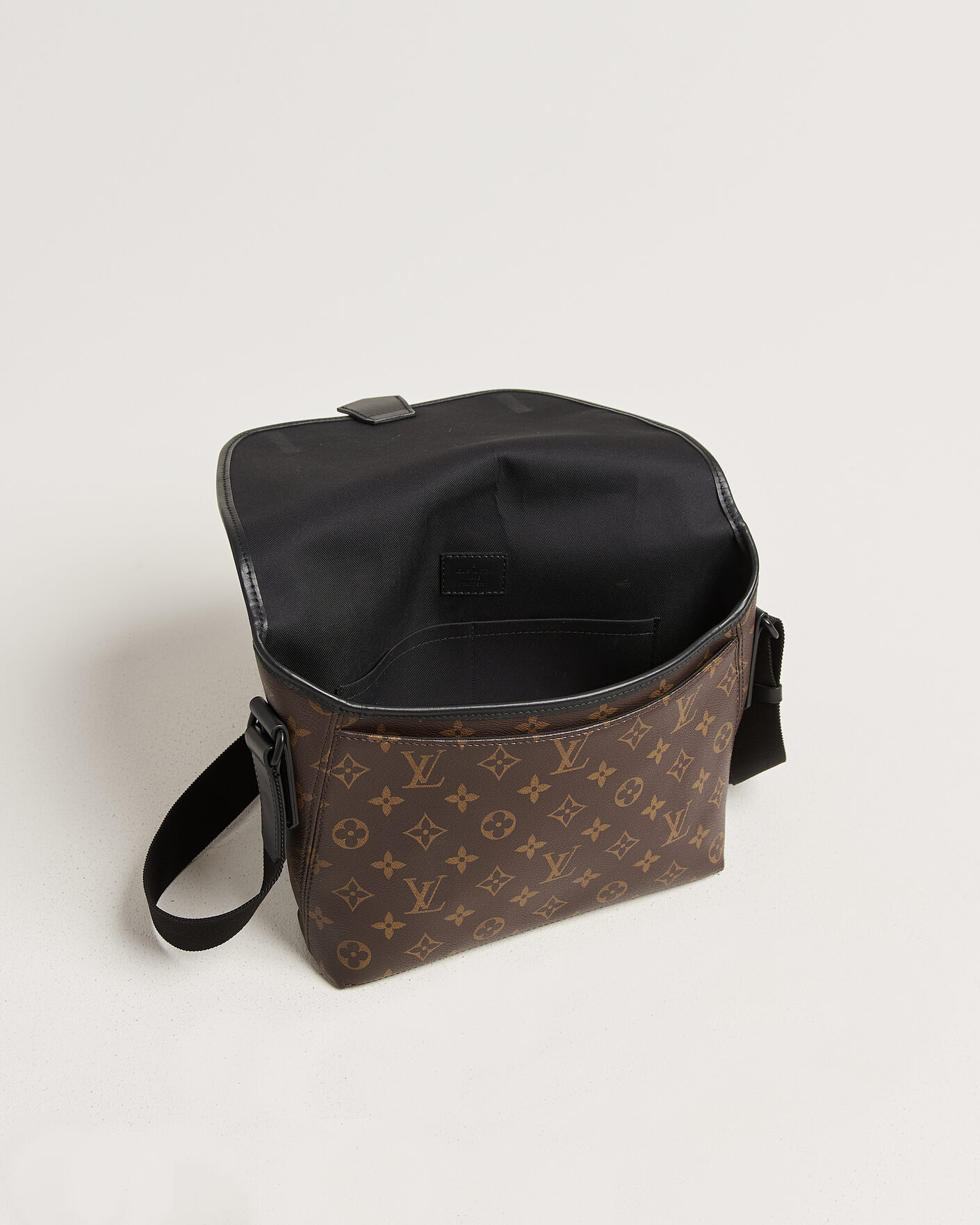 Men | Pre-Owned & Vintage Bags | Louis Vuitton Pre-Owned | Messenger Bag Monogram Macassar