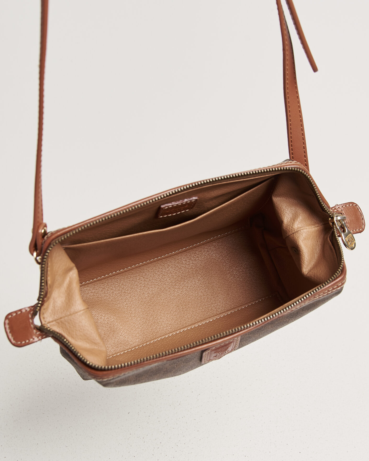 Men | Pre-Owned & Vintage Bags | Celine Pre-Owned | Macadame Pouch Bag Monogram
