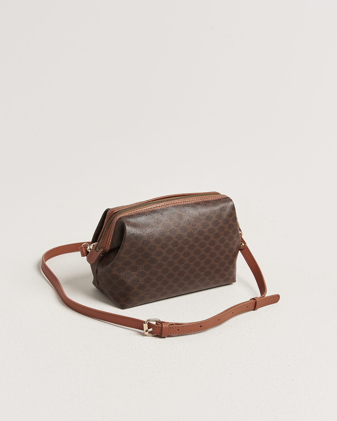 Men | Pre-Owned & Vintage Bags | Celine Pre-Owned | Macadame Pouch Bag Monogram