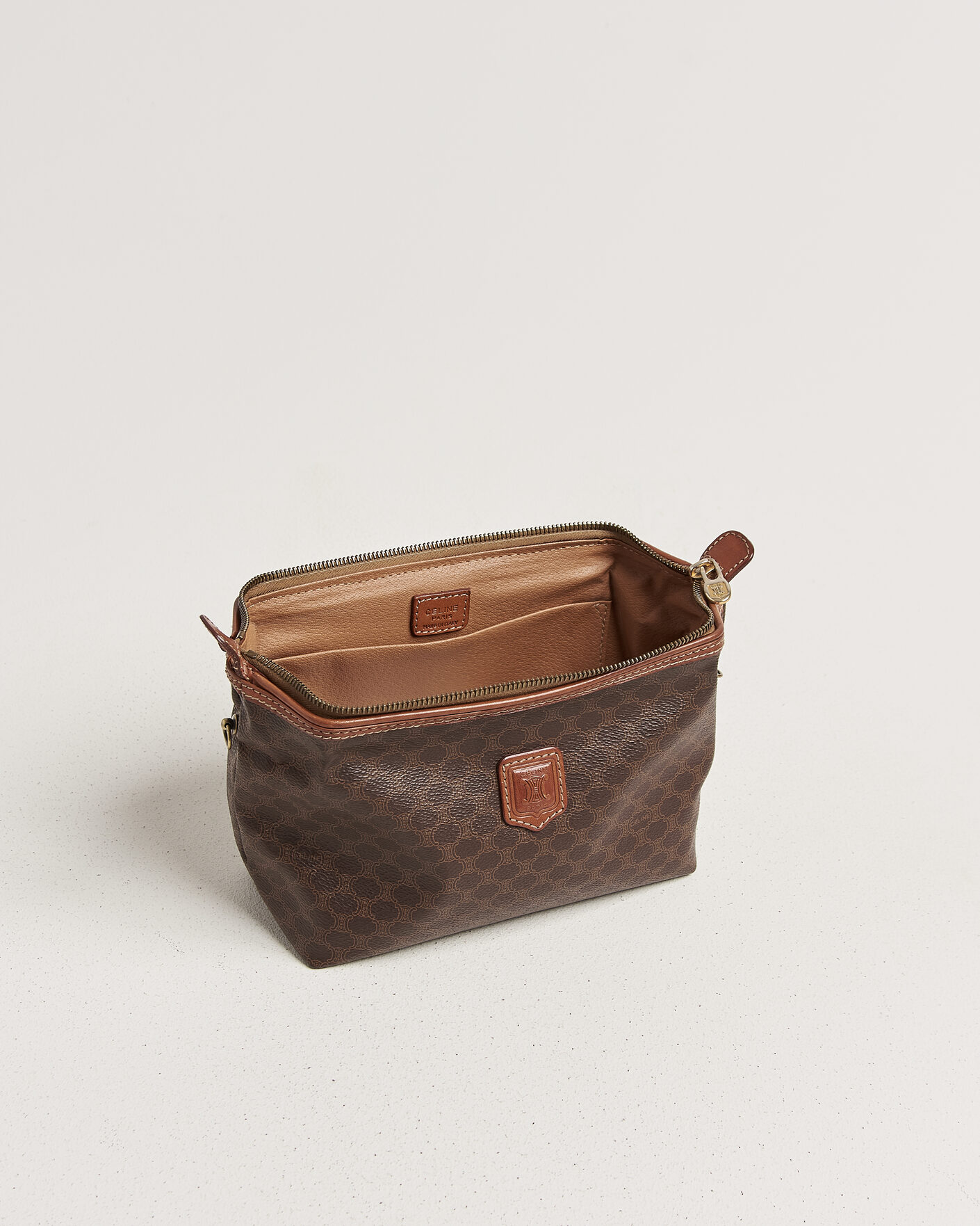 Men | Pre-Owned & Vintage Bags | Celine Pre-Owned | Macadame Pouch Bag Monogram