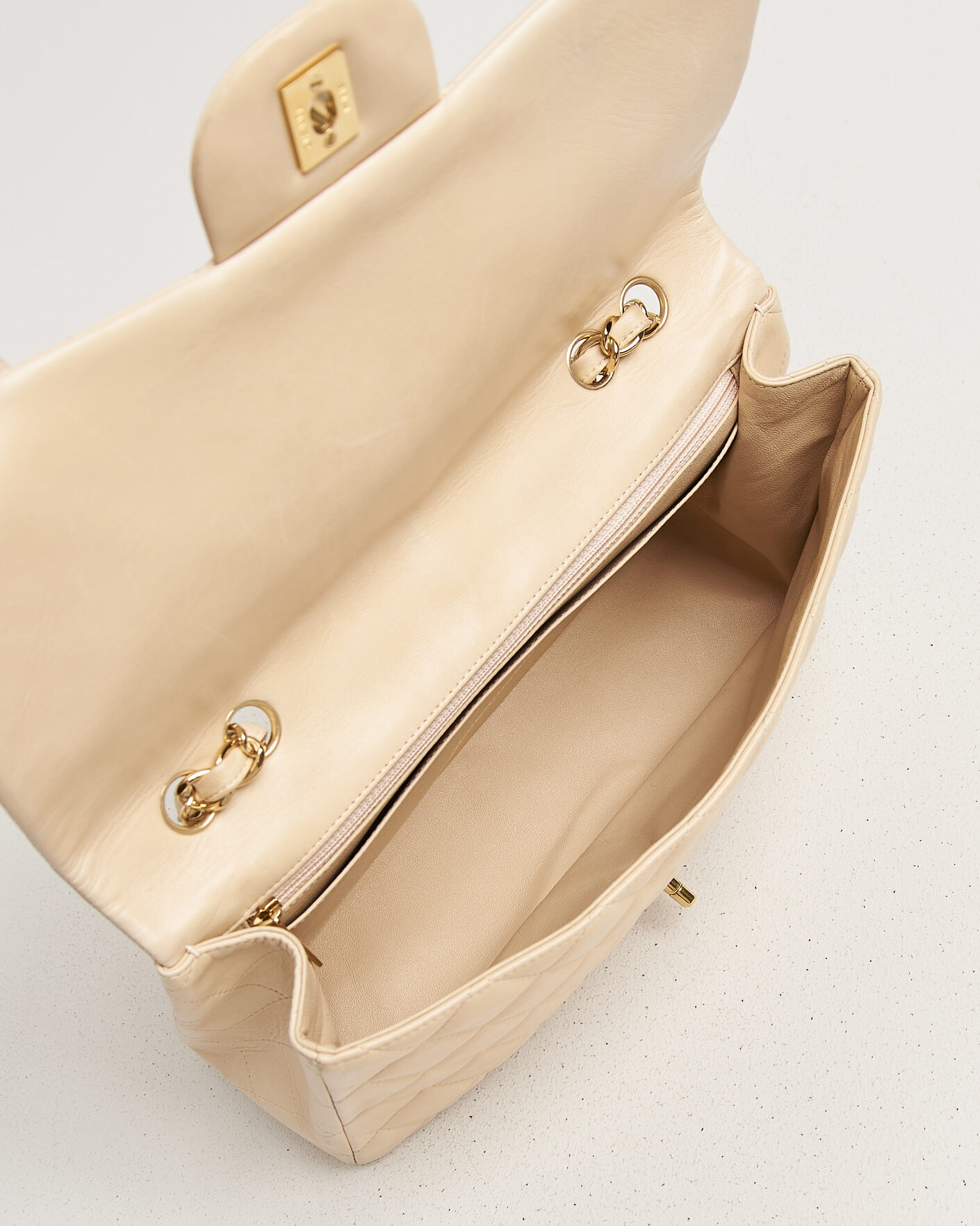 Men | Chanel Pre-Owned Classic Jumbo Single Flap Bag Lambskin Beige | Chanel Pre-Owned | Classic Jumbo Single Flap Bag Lambskin Beige