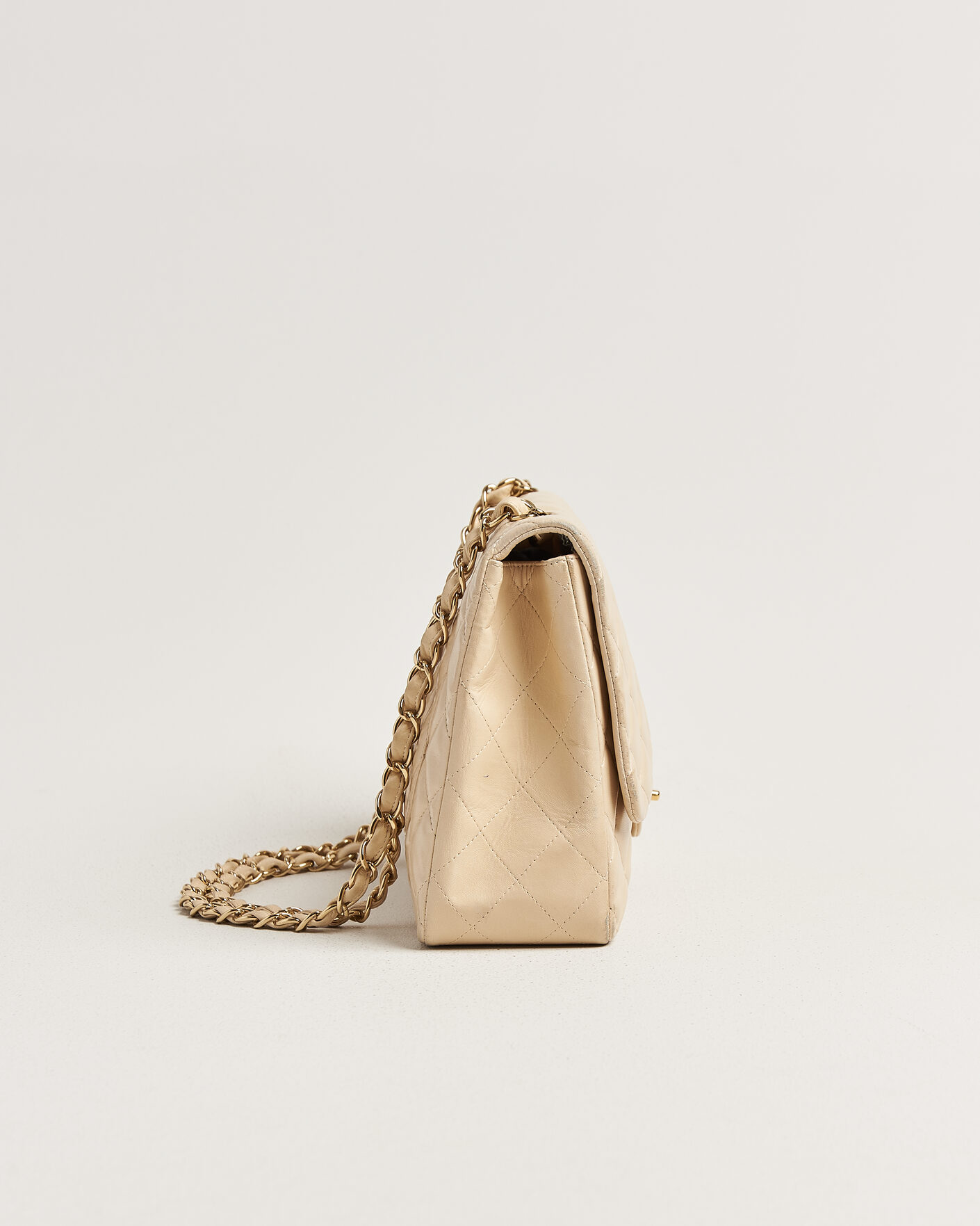 Men | Pre-Owned & Vintage Bags | Chanel Pre-Owned | Classic Jumbo Single Flap Bag Lambskin Beige