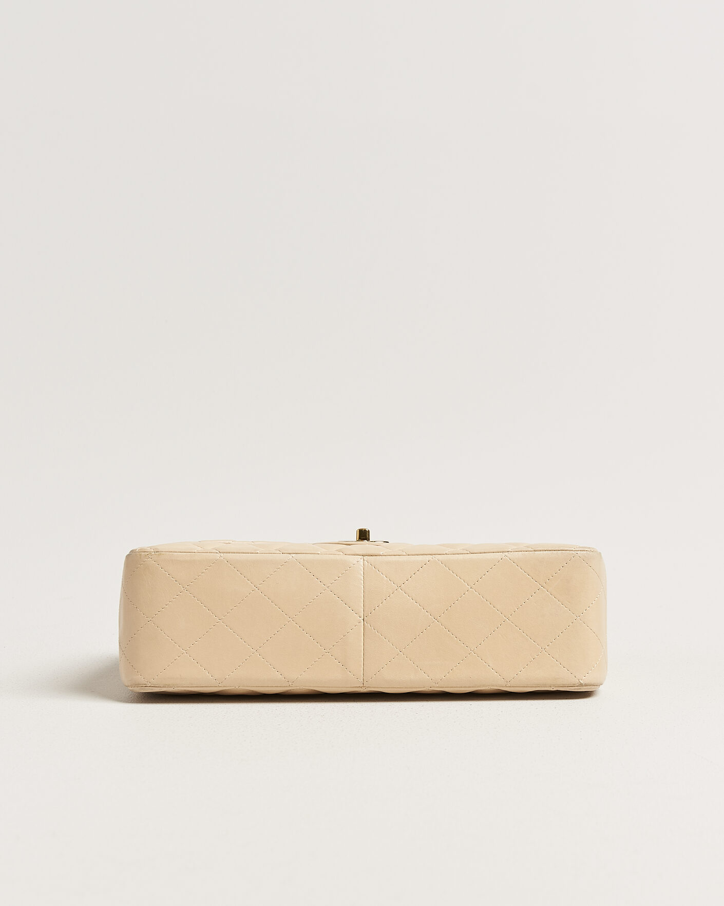Men | Chanel Pre-Owned Classic Jumbo Single Flap Bag Lambskin Beige | Chanel Pre-Owned | Classic Jumbo Single Flap Bag Lambskin Beige