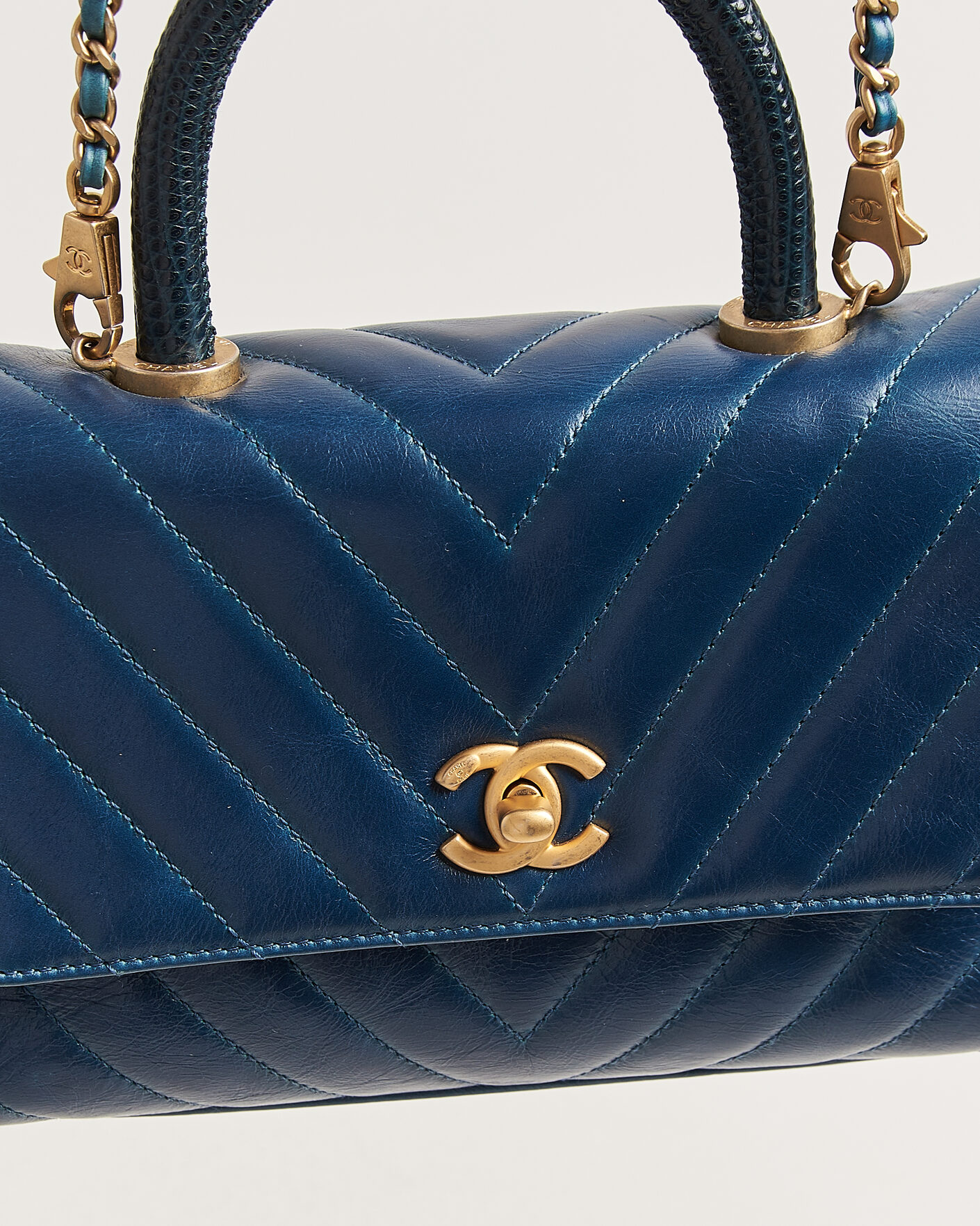 Men | Pre-Owned & Vintage Bags | Chanel Pre-Owned | Coco Handle Chevron Bag Blue