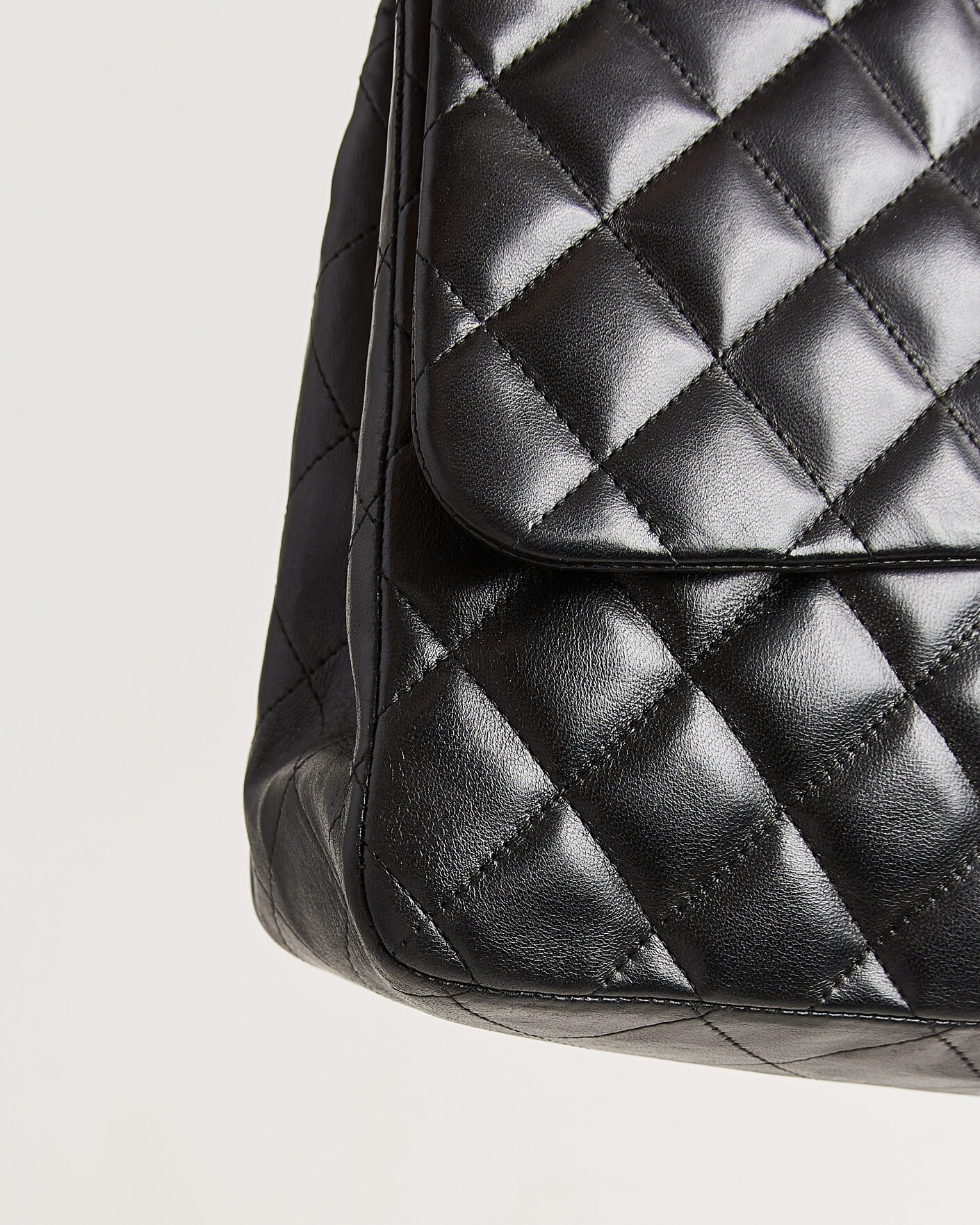 Men | Chanel Pre-Owned Classic Jumbo Single Flap Bag Lambskin Black | Chanel Pre-Owned | Classic Jumbo Single Flap Bag Lambskin Black