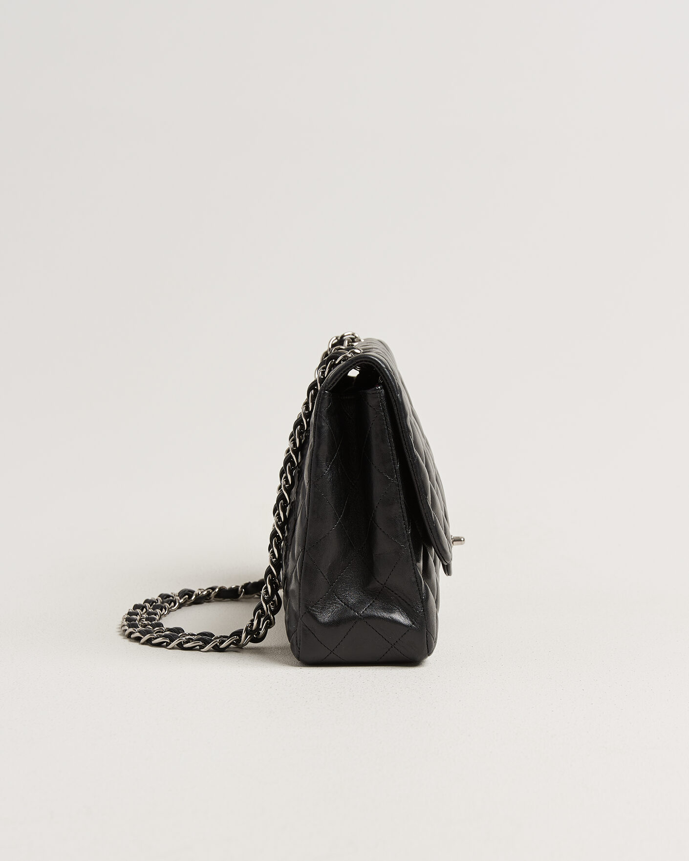 Men | Chanel Pre-Owned Classic Jumbo Single Flap Bag Lambskin Black | Chanel Pre-Owned | Classic Jumbo Single Flap Bag Lambskin Black
