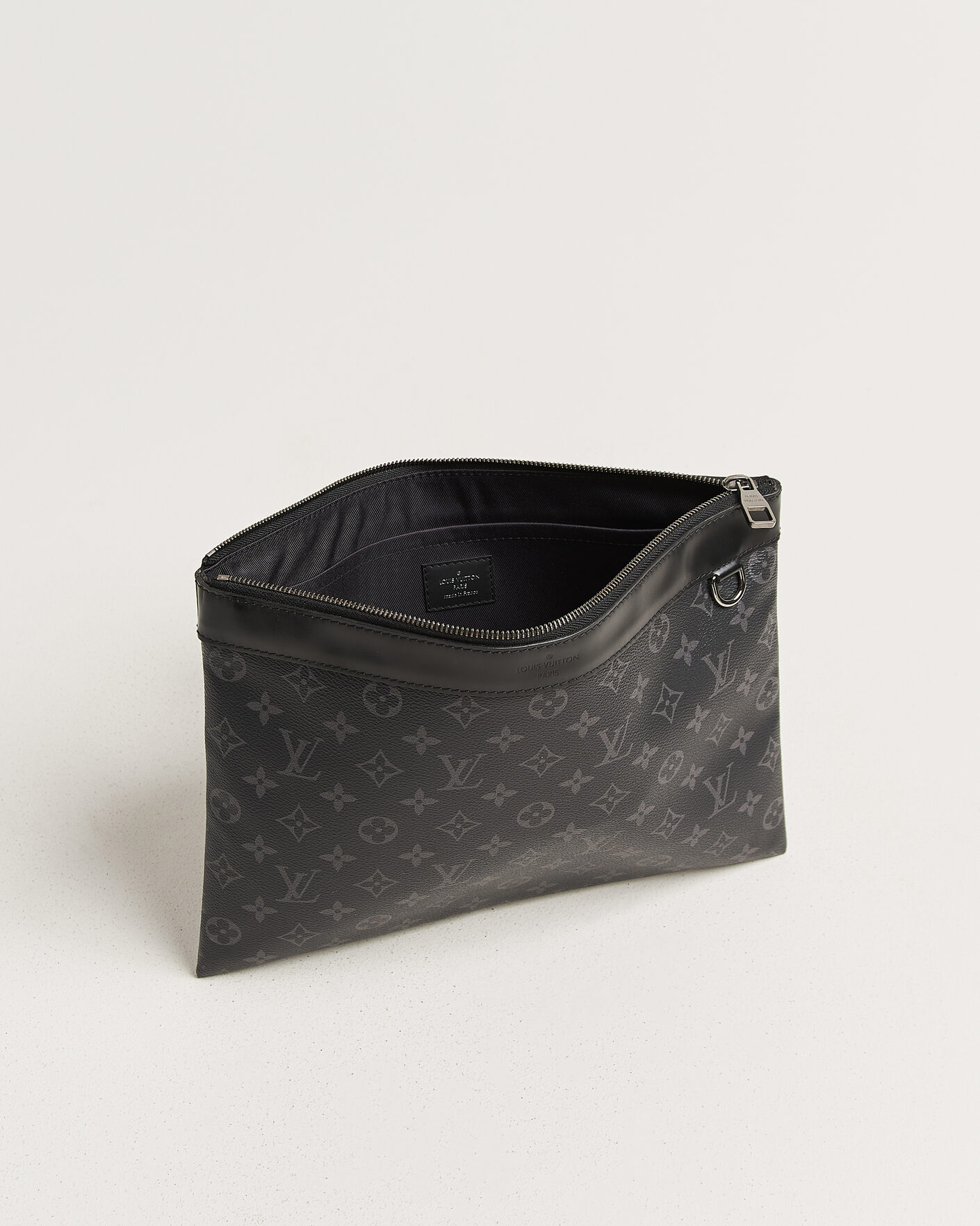 Men | Pre-Owned & Vintage Bags | Louis Vuitton Pre-Owned | Discovery Pochette Monogram Eclipse
