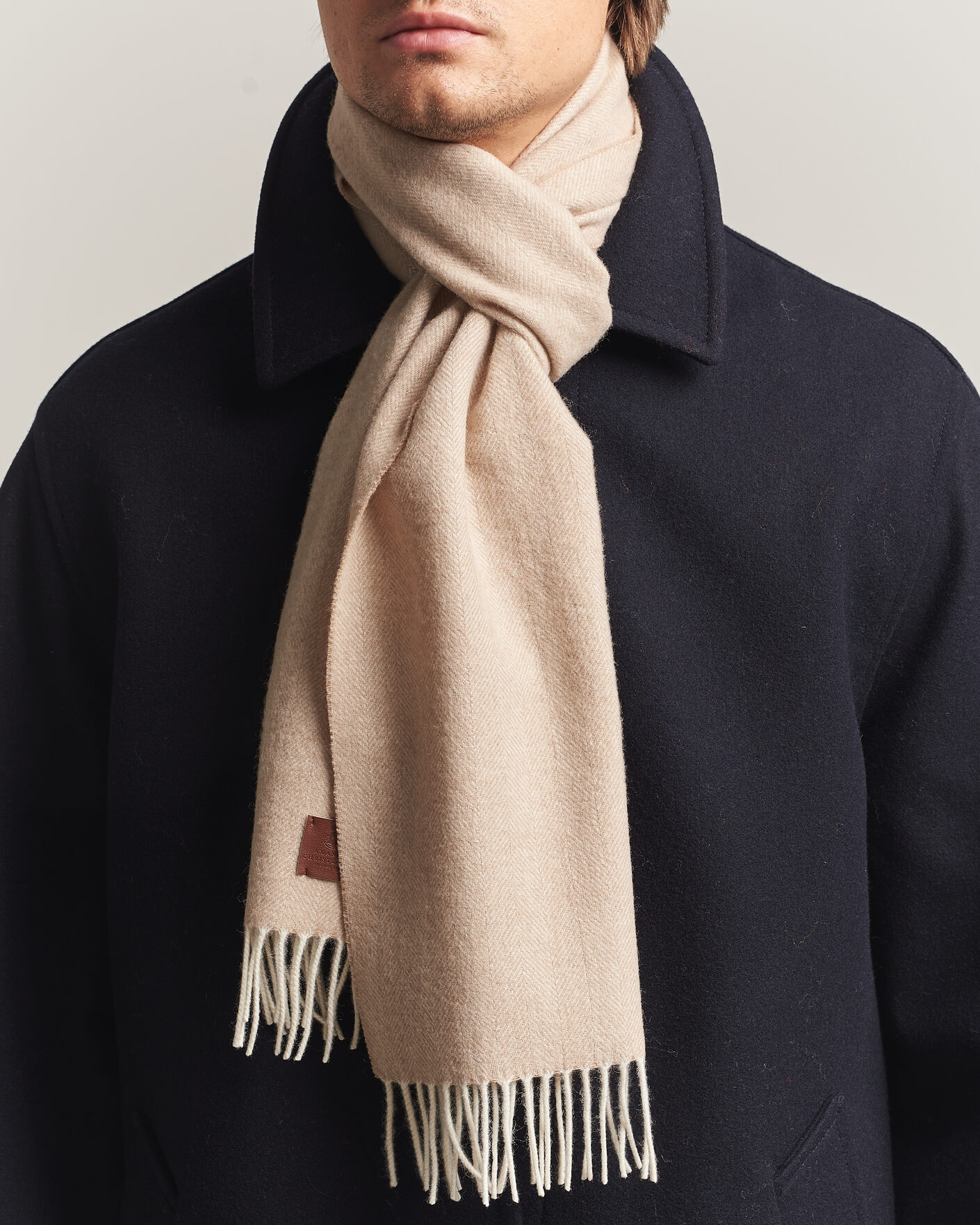 Men | Scarves | Amanda Christensen | Wool Herringbone Scarf Beige