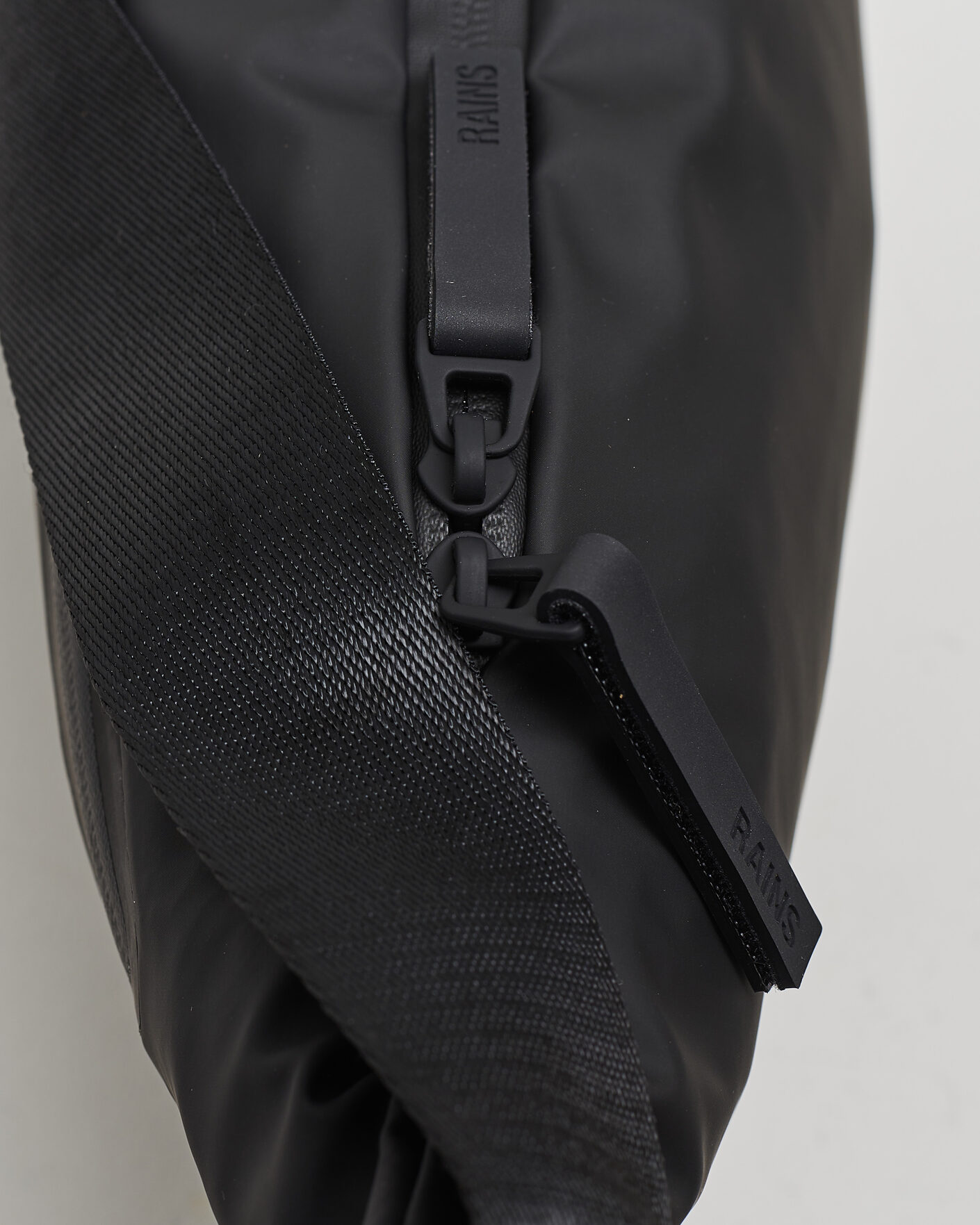 Men | Bags | RAINS | Dash Bum Bag Black