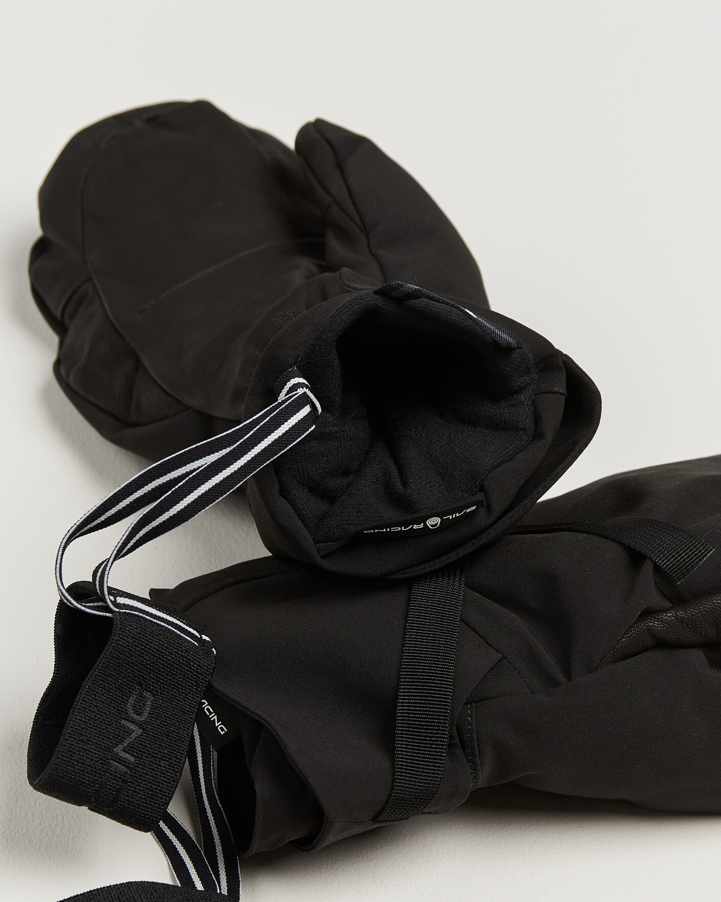 Men | Gloves | Sail Racing | Race Down Mitten Carbon