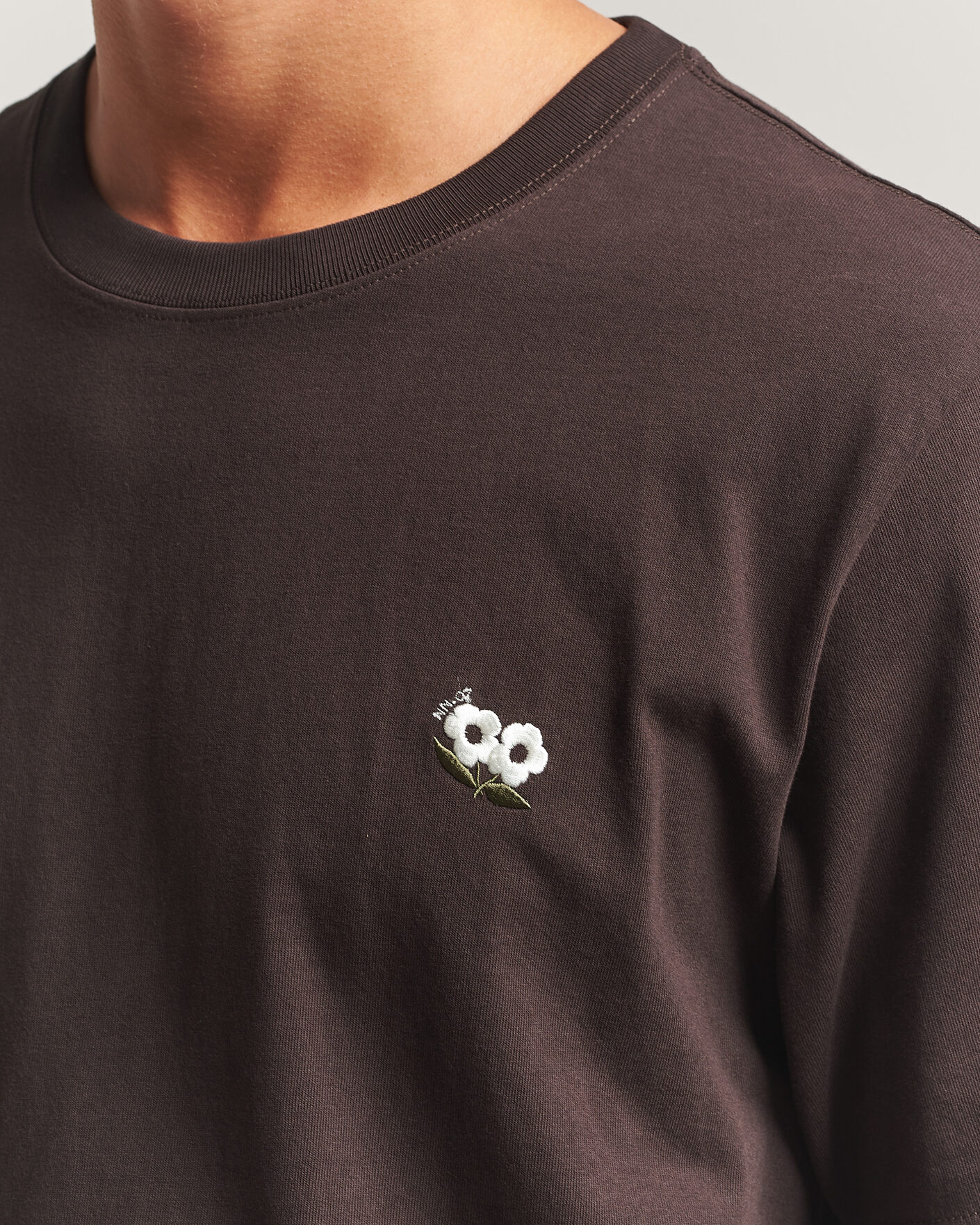Men | T-Shirts | NN07 | Jett Embroidered Crew Neck T-Shirt Deep Truffle