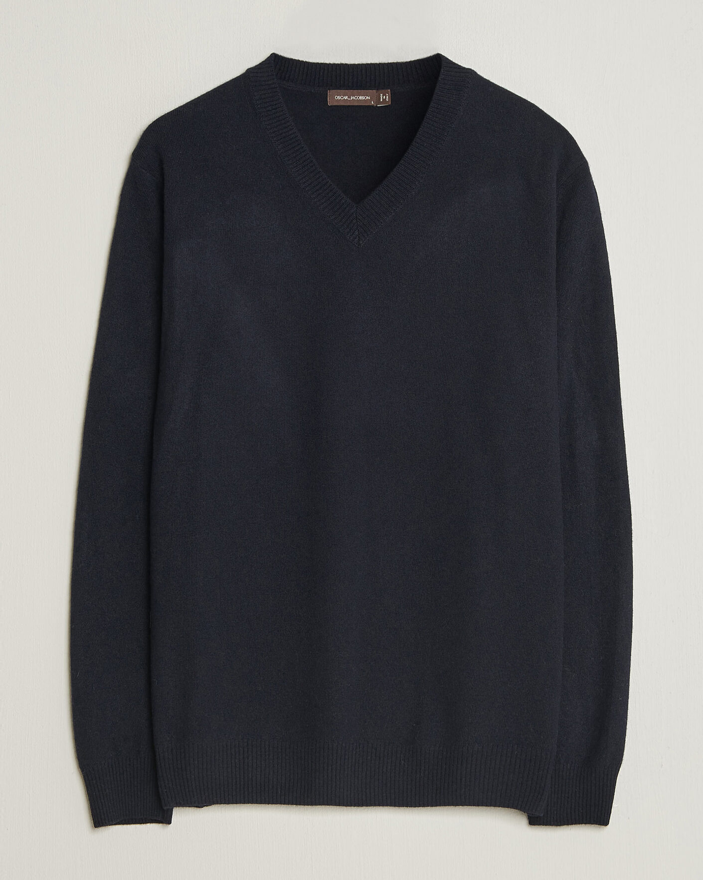 Men | Sweaters & Knitwear | Oscar Jacobson | Gregor Wool/Cashmere V-Neck Navy