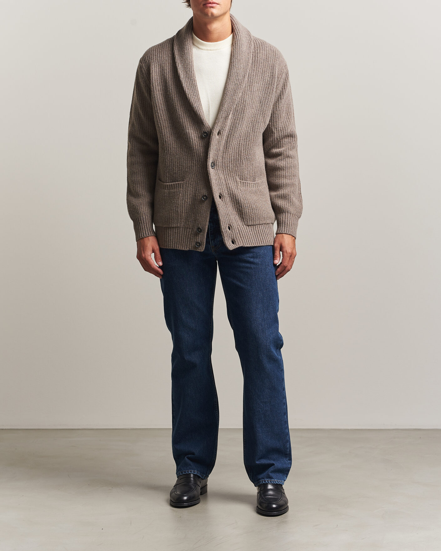 Men | Sweaters & Knitwear | Oscar Jacobson | Roland Wool Cardigan Beige