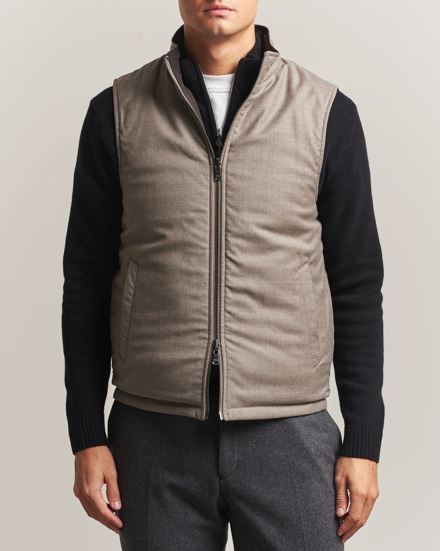 Men | Gilets | Oscar Jacobson | Nylon/Wool Reversible Vest Taupe
