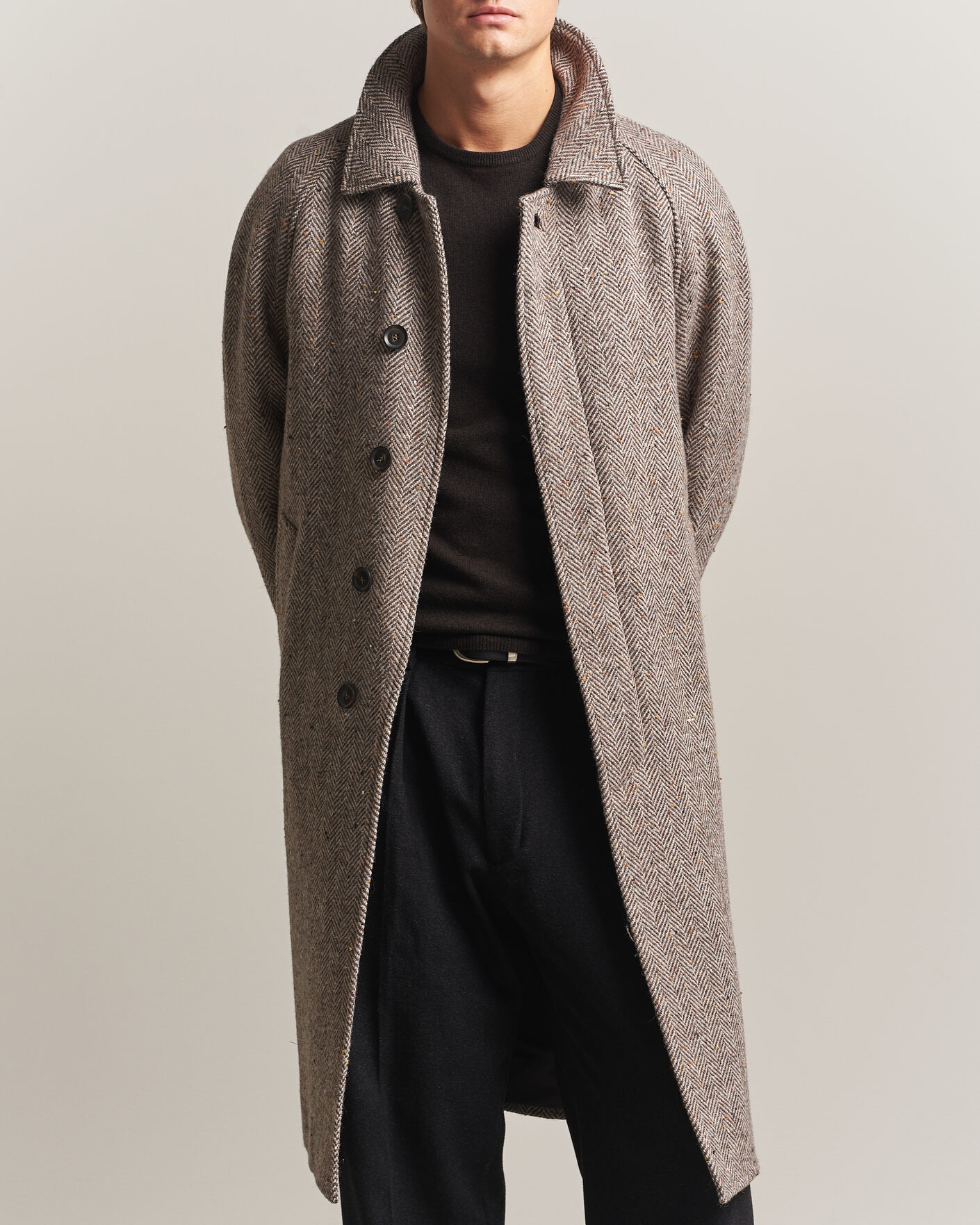 Men | Coats & Jackets | Oscar Jacobson | Raglan Herringbone Wool Coat Beige