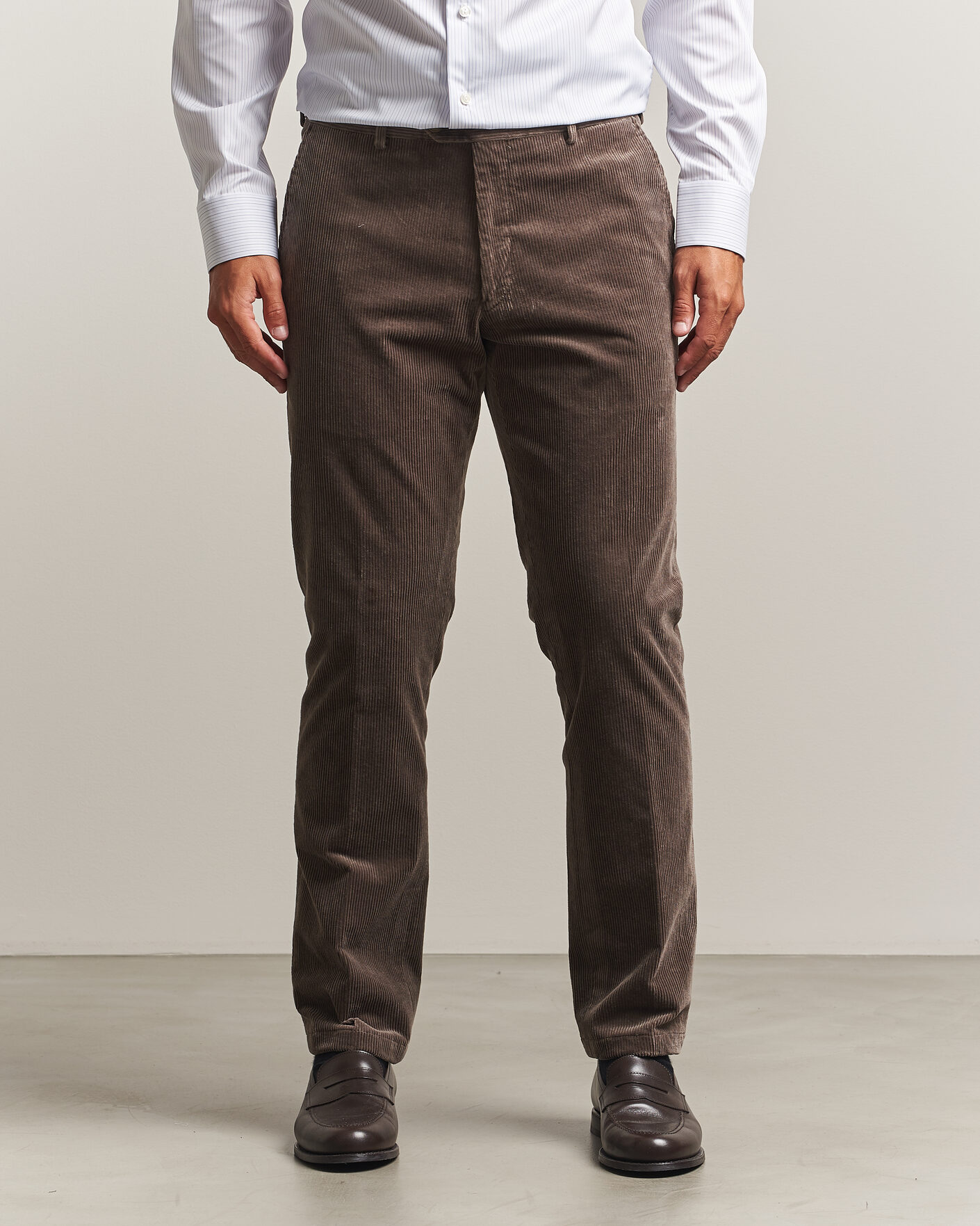 Men | Trousers | Oscar Jacobson | Dandy Corduroy Trousers Taupe