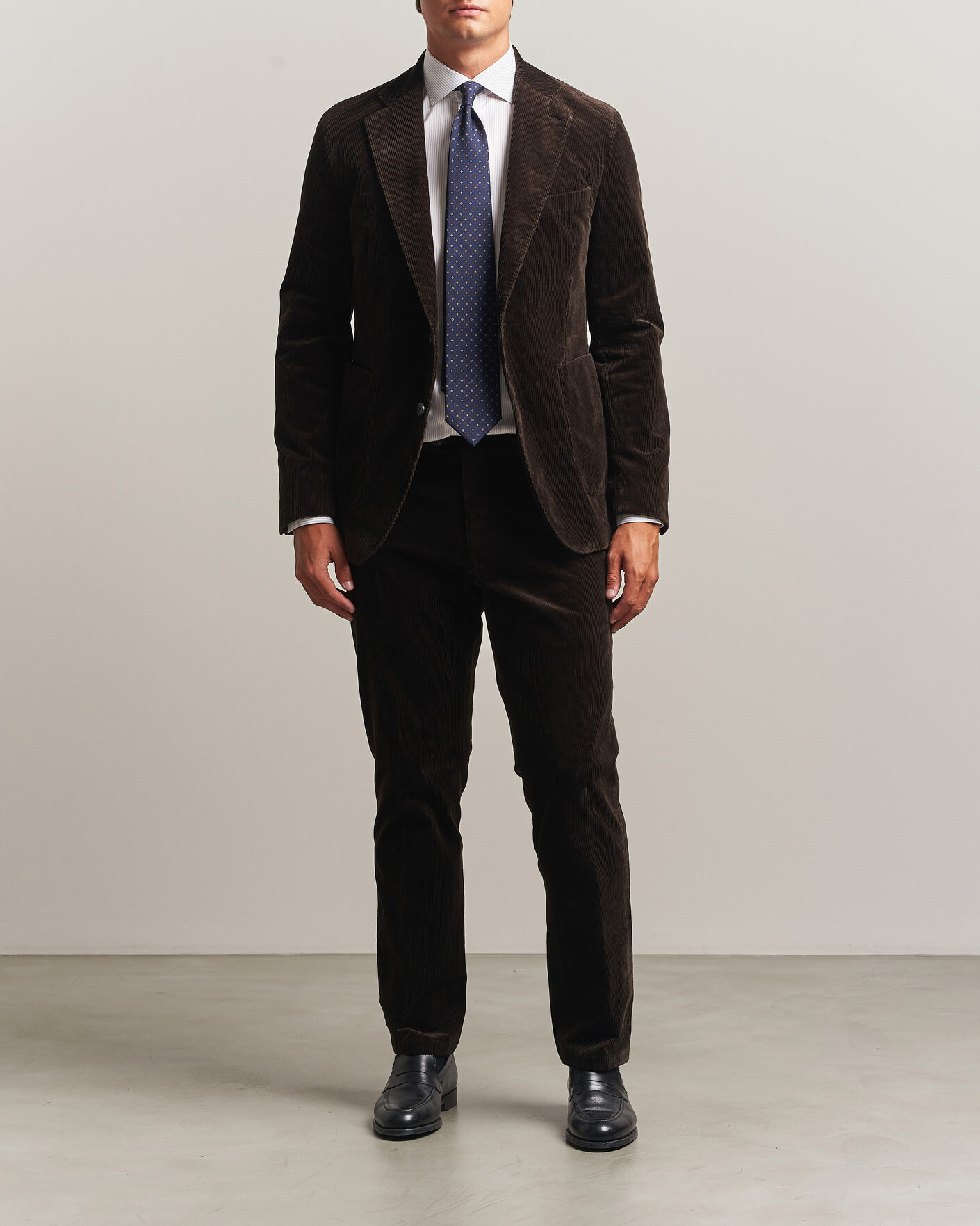 Men | Trousers | Oscar Jacobson | Dandy Corduroy Trousers Dark Brown