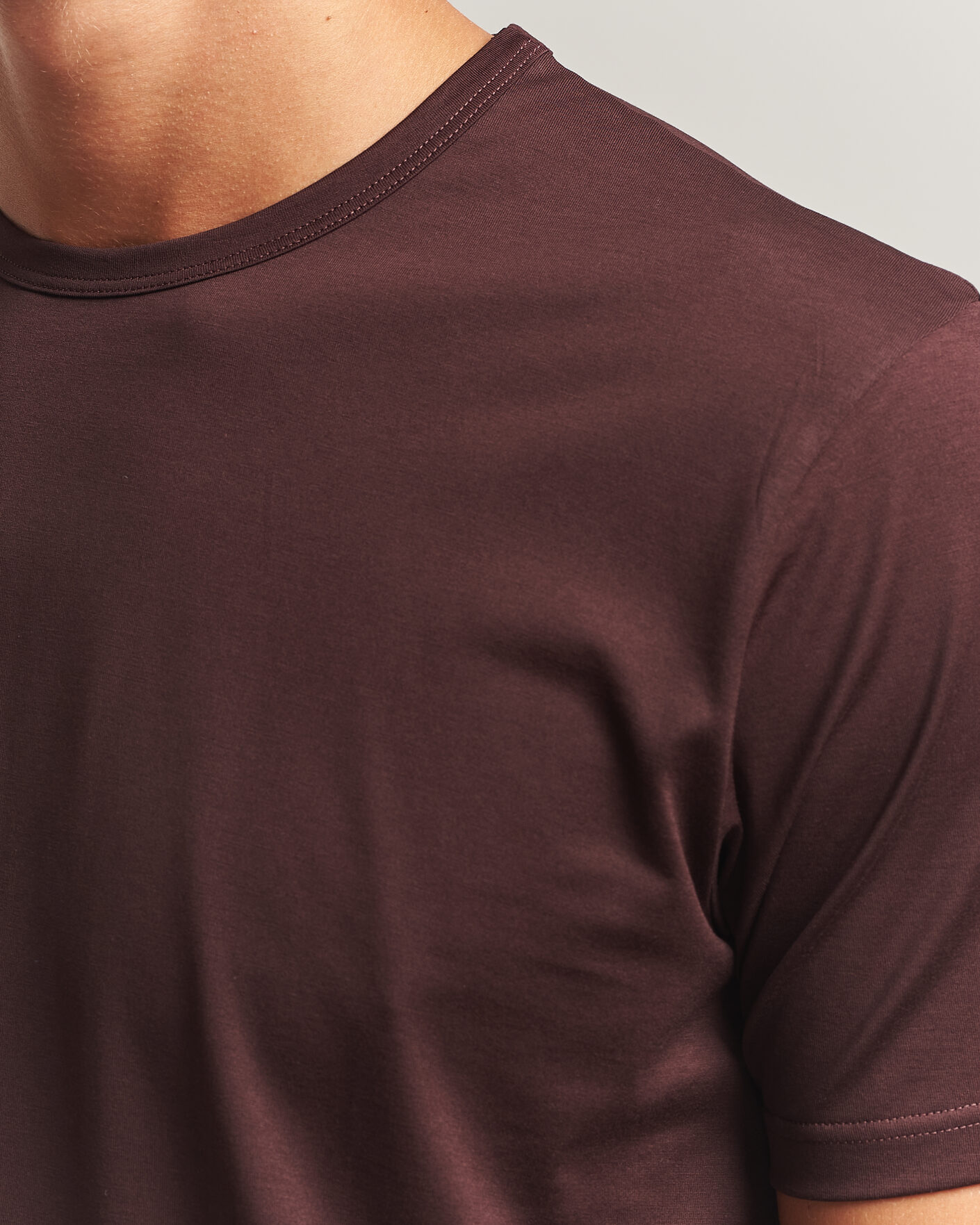 Men | T-Shirts | Sunspel | Crew Neck Q82 Cotton T-Shirt Dark Brown