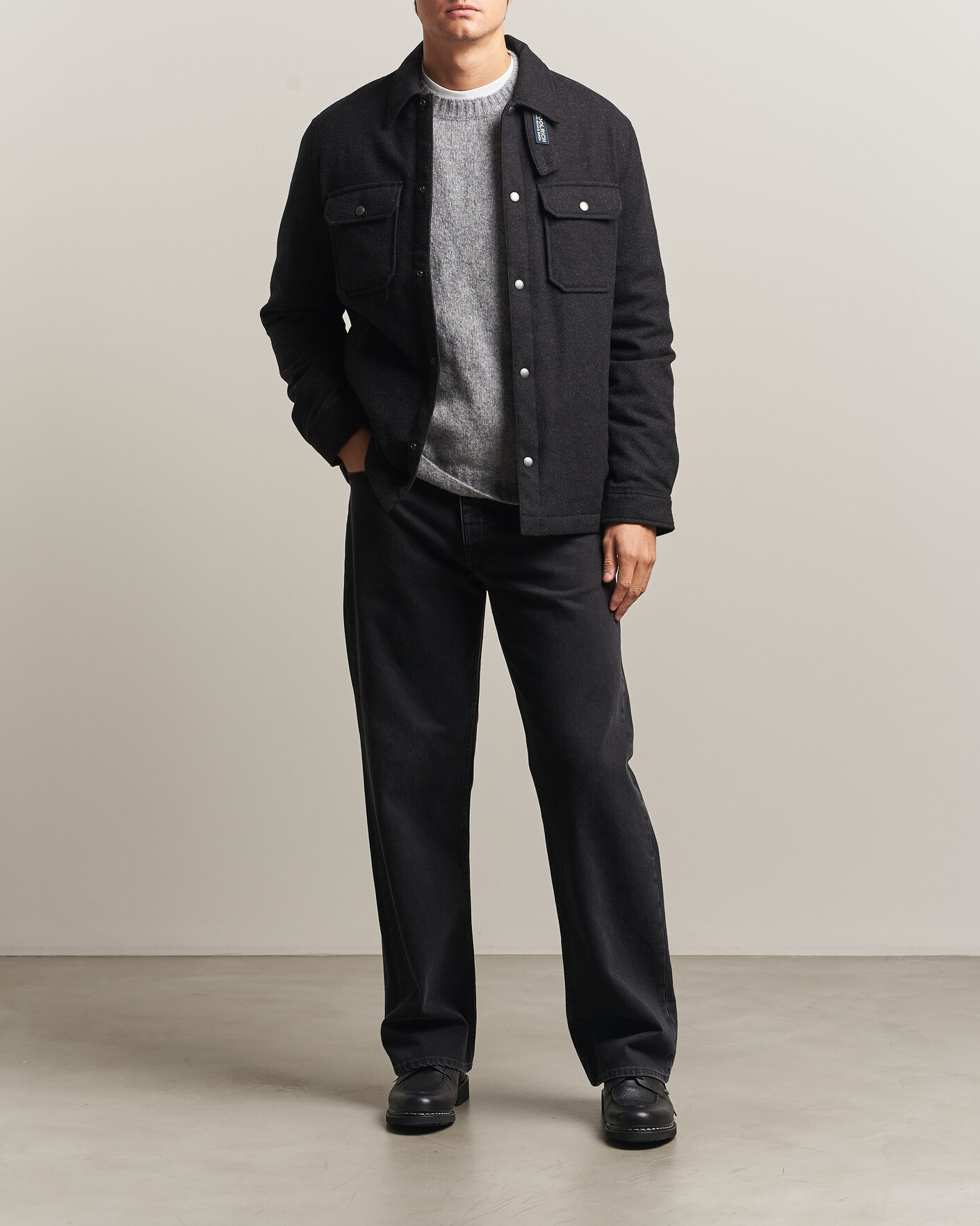 Men | Coats & Jackets | Woolrich | Alaskan Wool Light Padded Shirt Jacket Faded Black