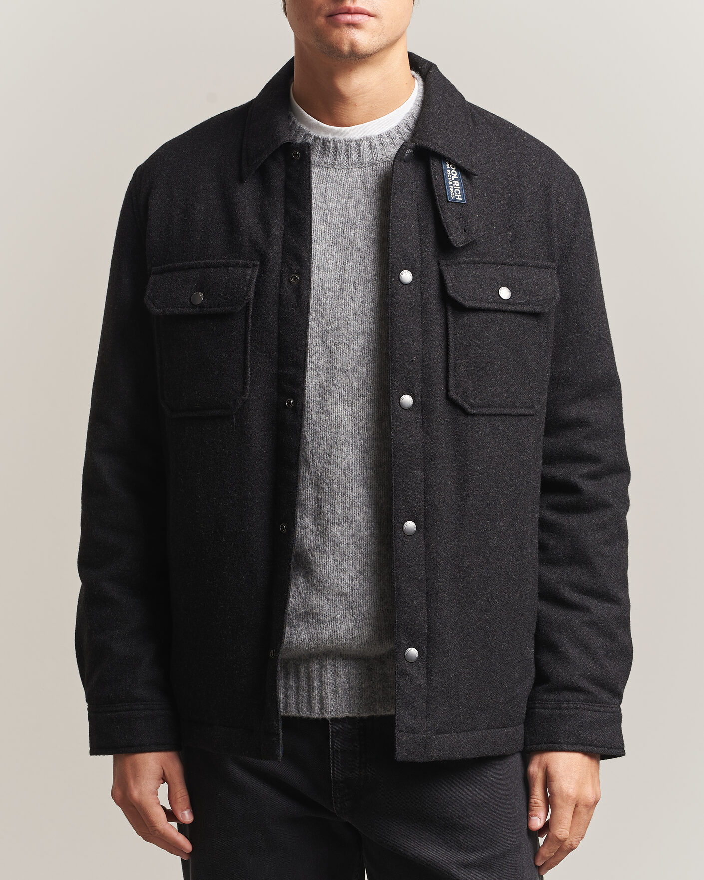 Men | Coats & Jackets | Woolrich | Alaskan Wool Light Padded Shirt Jacket Faded Black