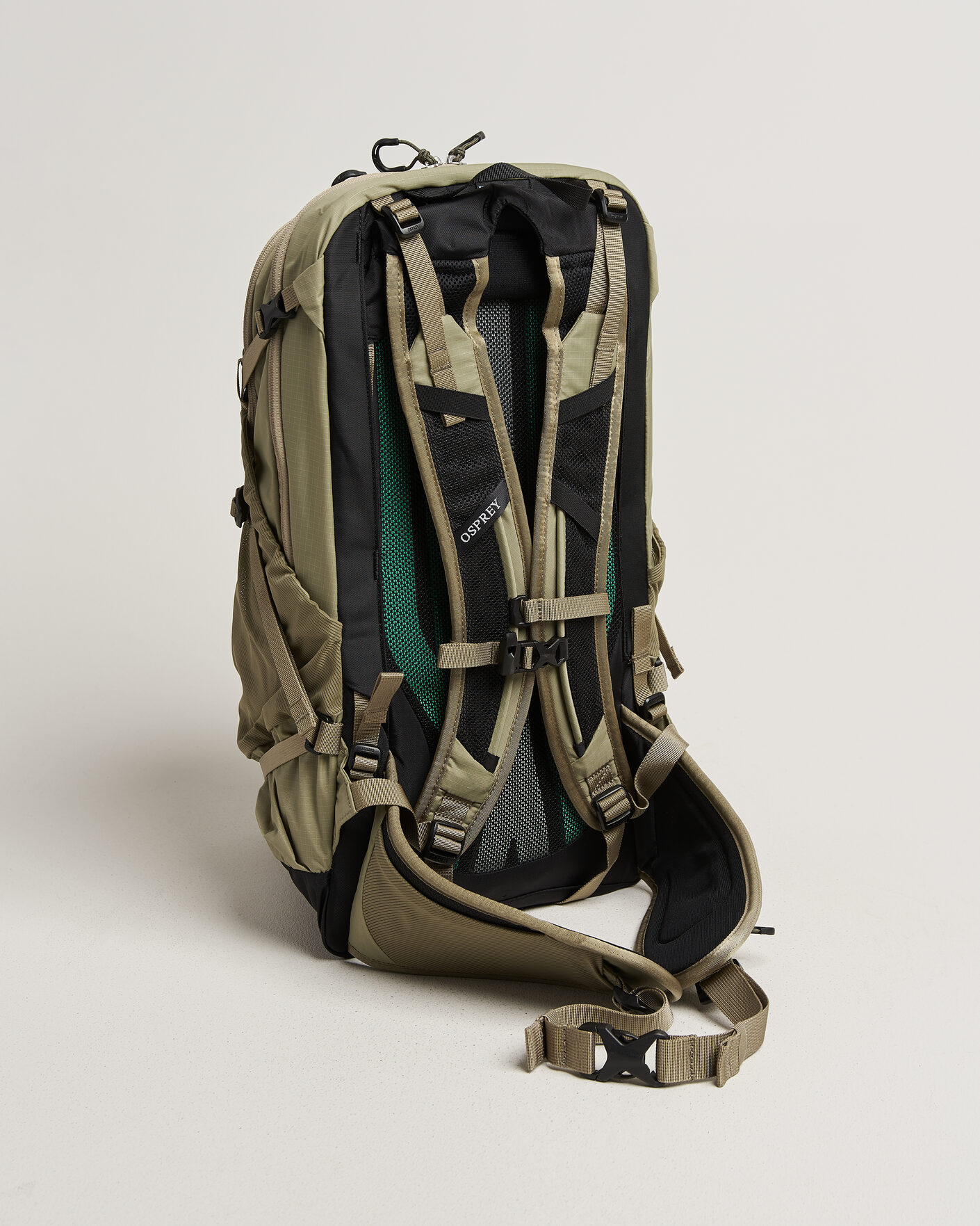 Osprey Sportlite 25 Olive Tan at CareOfCarl.com