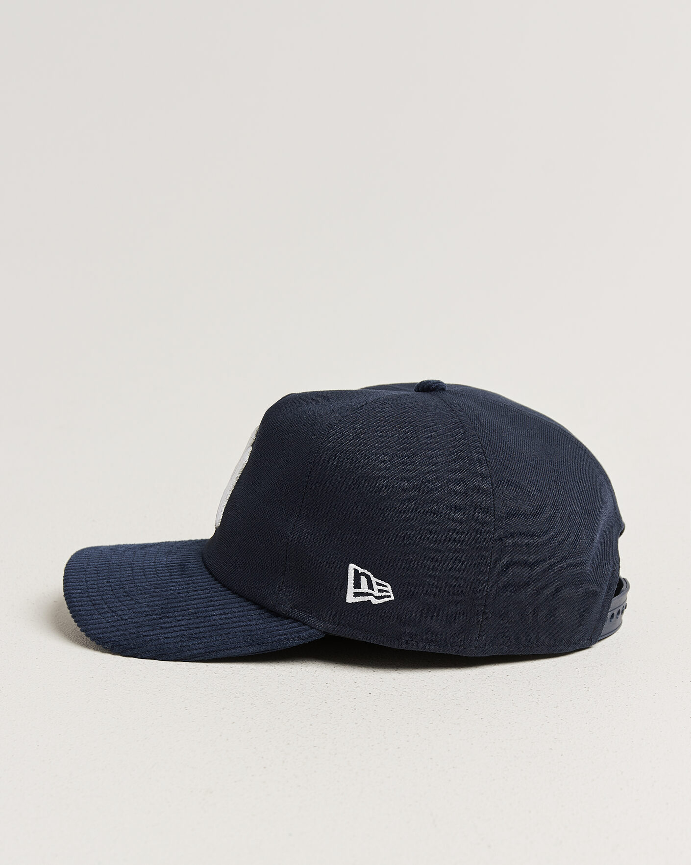Men | Hats & Caps | New Era | 19Twenty Coops Cord New York Yankees Cap Navy