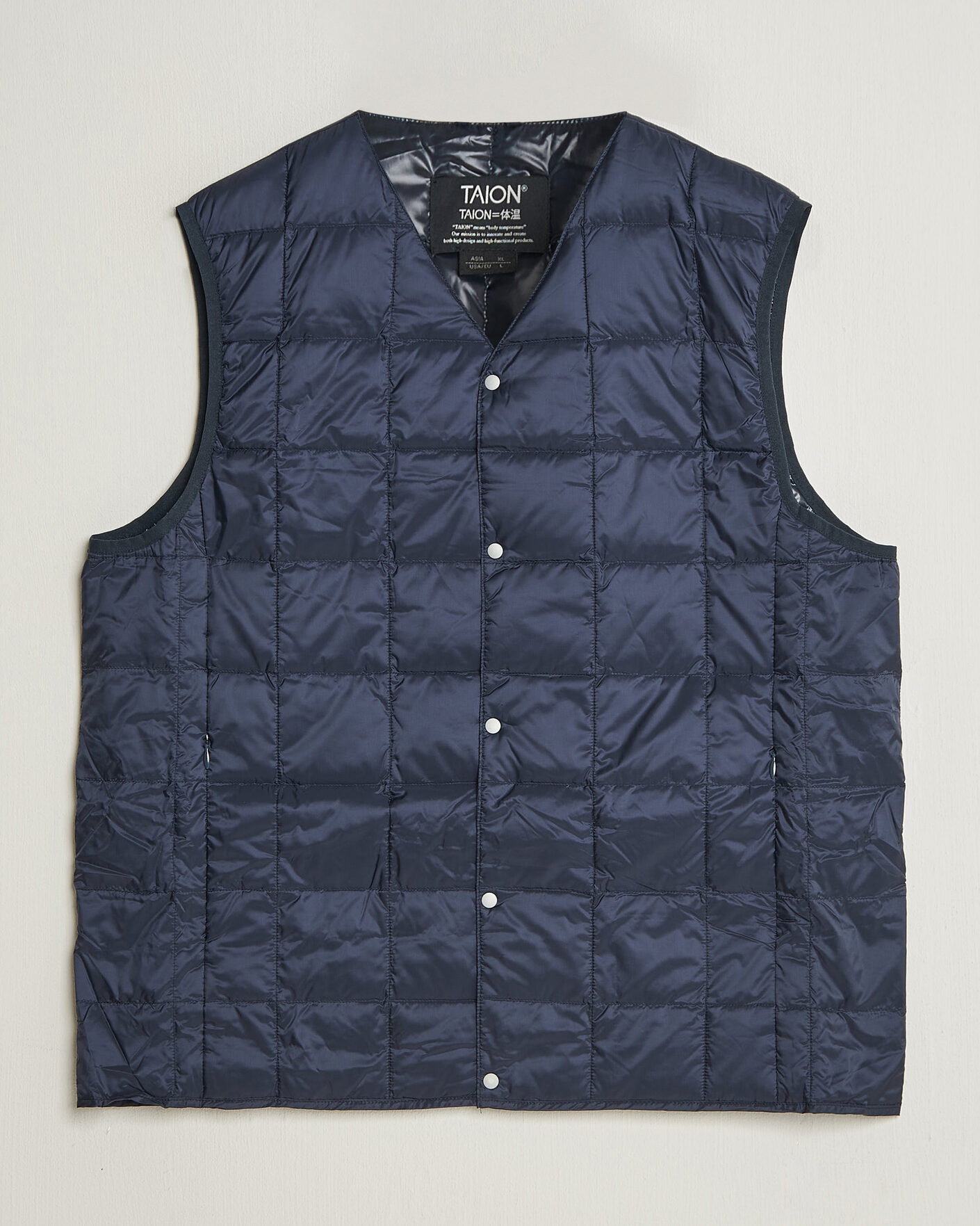 Men | Gilets | TAION | V-Neck Lightweight Down Vest Dark Navy