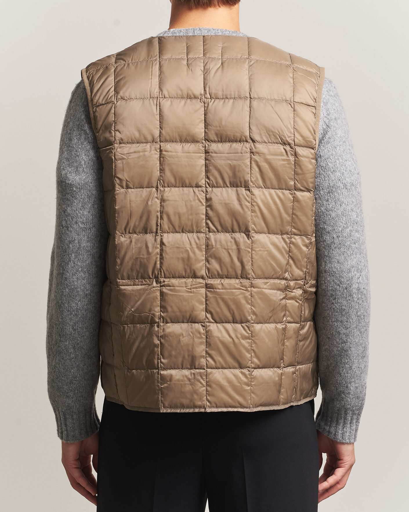 Men | Gilets | TAION | V-Neck Lightweight Down Vest Khaki