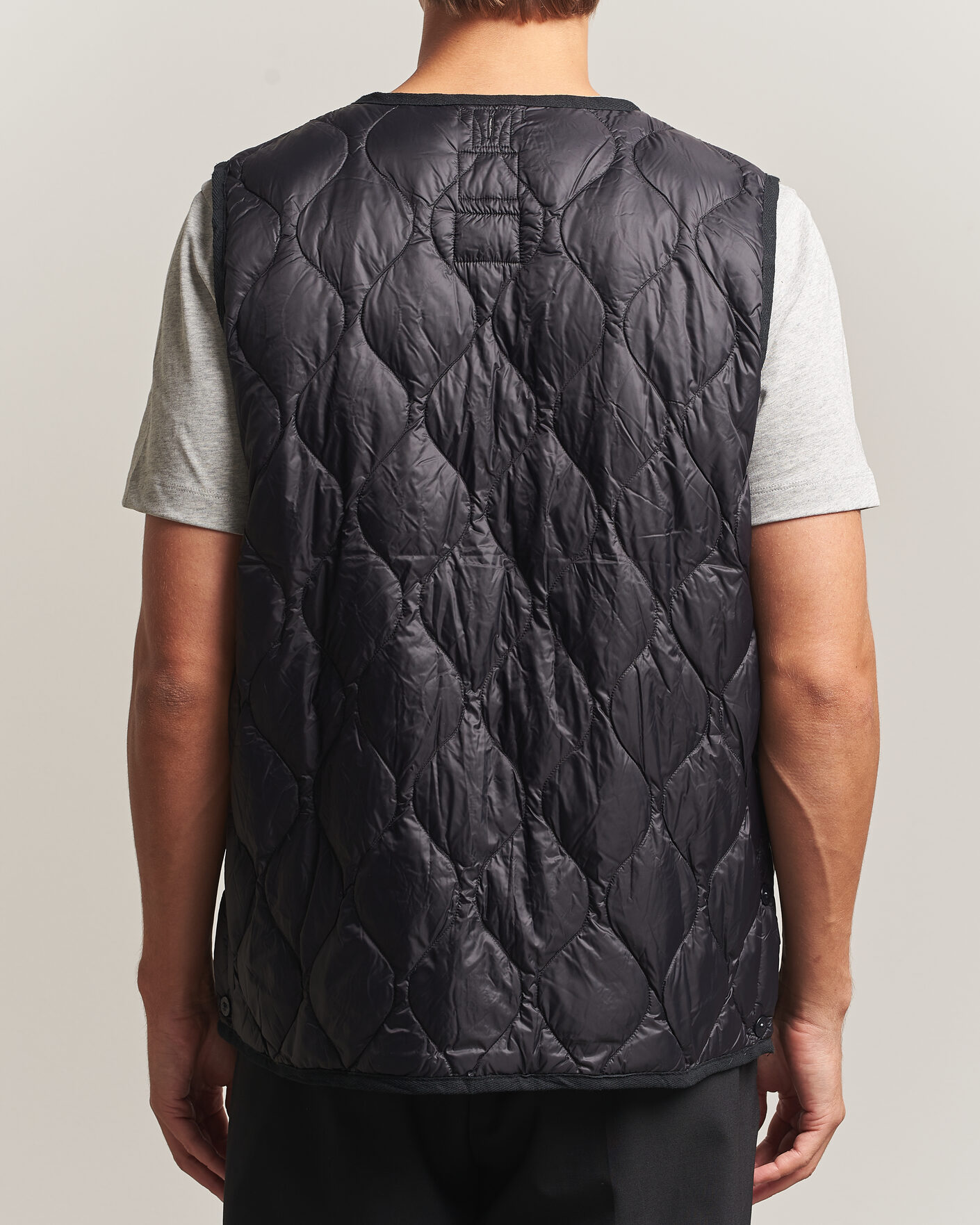 Men | Gilets | TAION | Military Crew Neck Down Vest Black