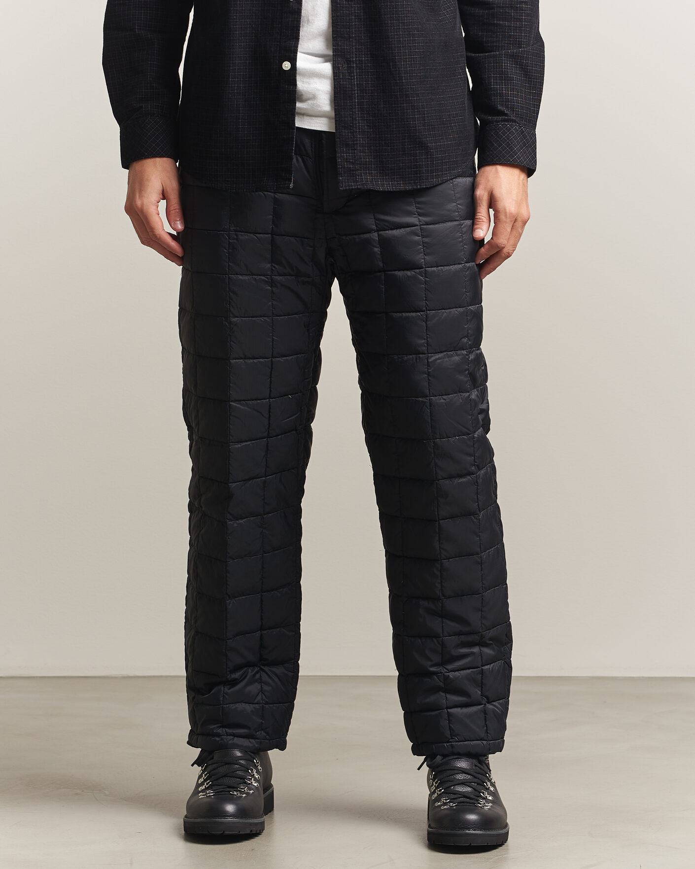 Men | Trousers | TAION | Mountain Down Pants Black