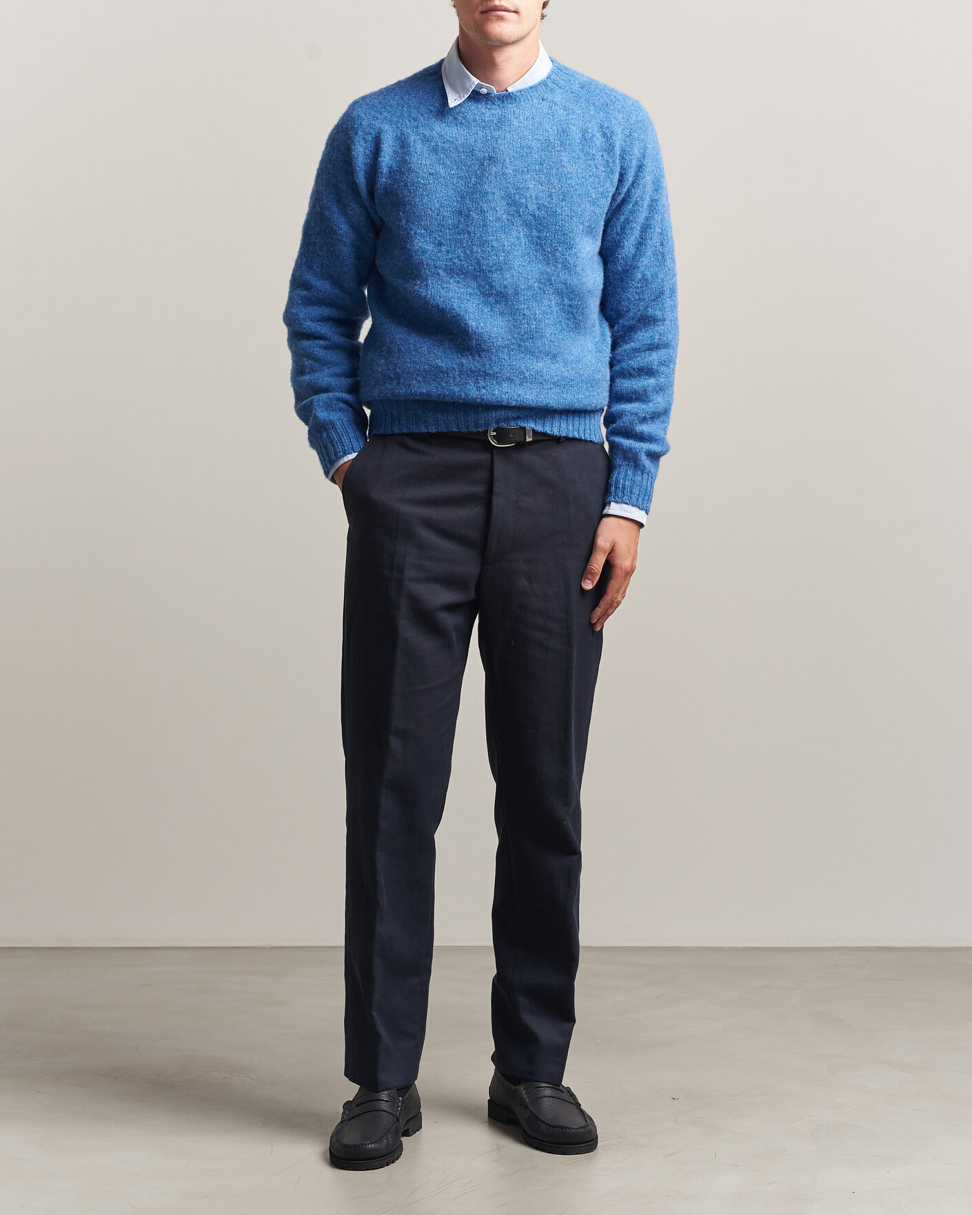 Men | Sweaters & Knitwear | Harley Of Scotland | Brushed Supersoft Lambswool Crewneck Cobalt