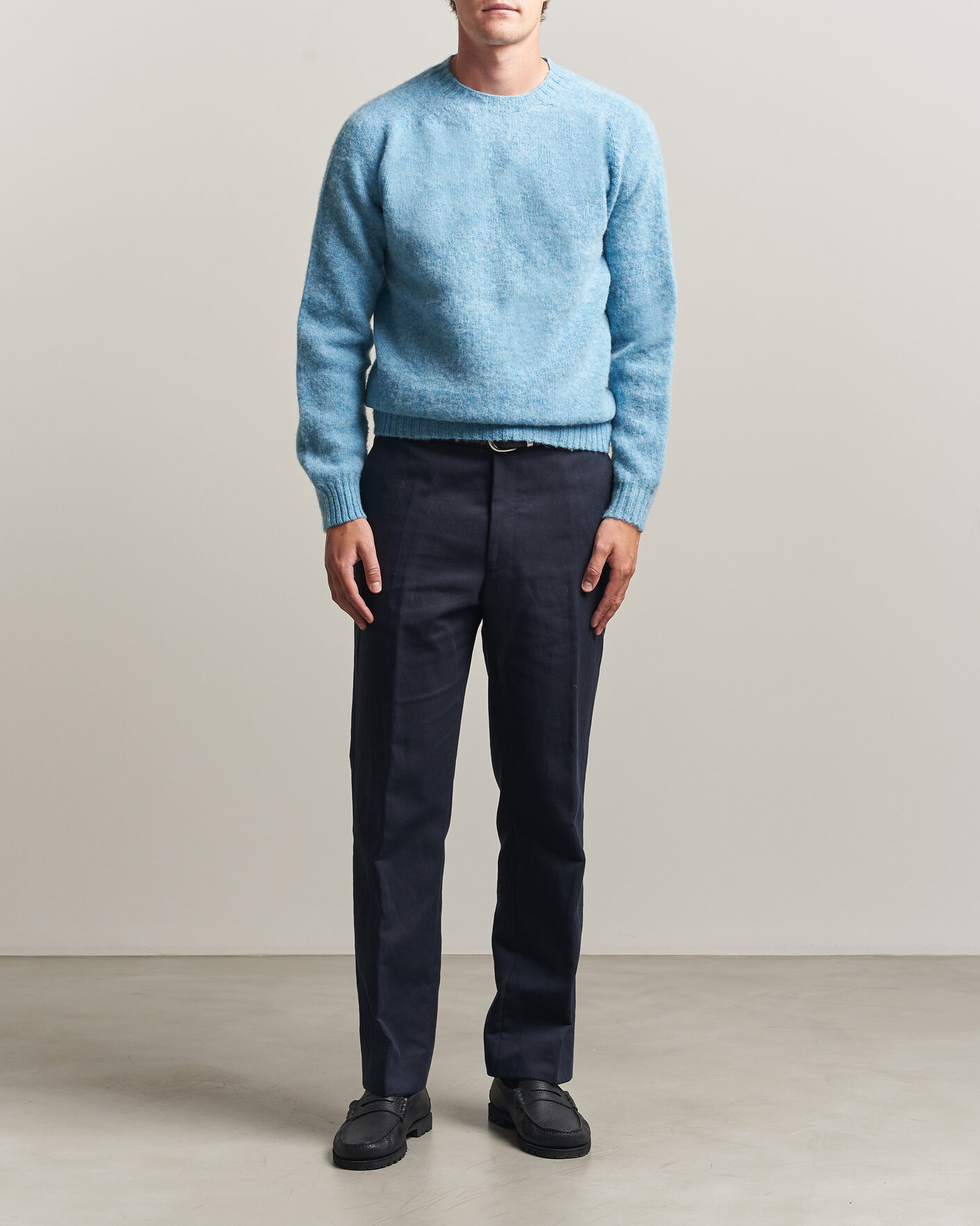 Men | Sweaters & Knitwear | Harley Of Scotland | Brushed Supersoft Lambswool Crewneck Loch Blue