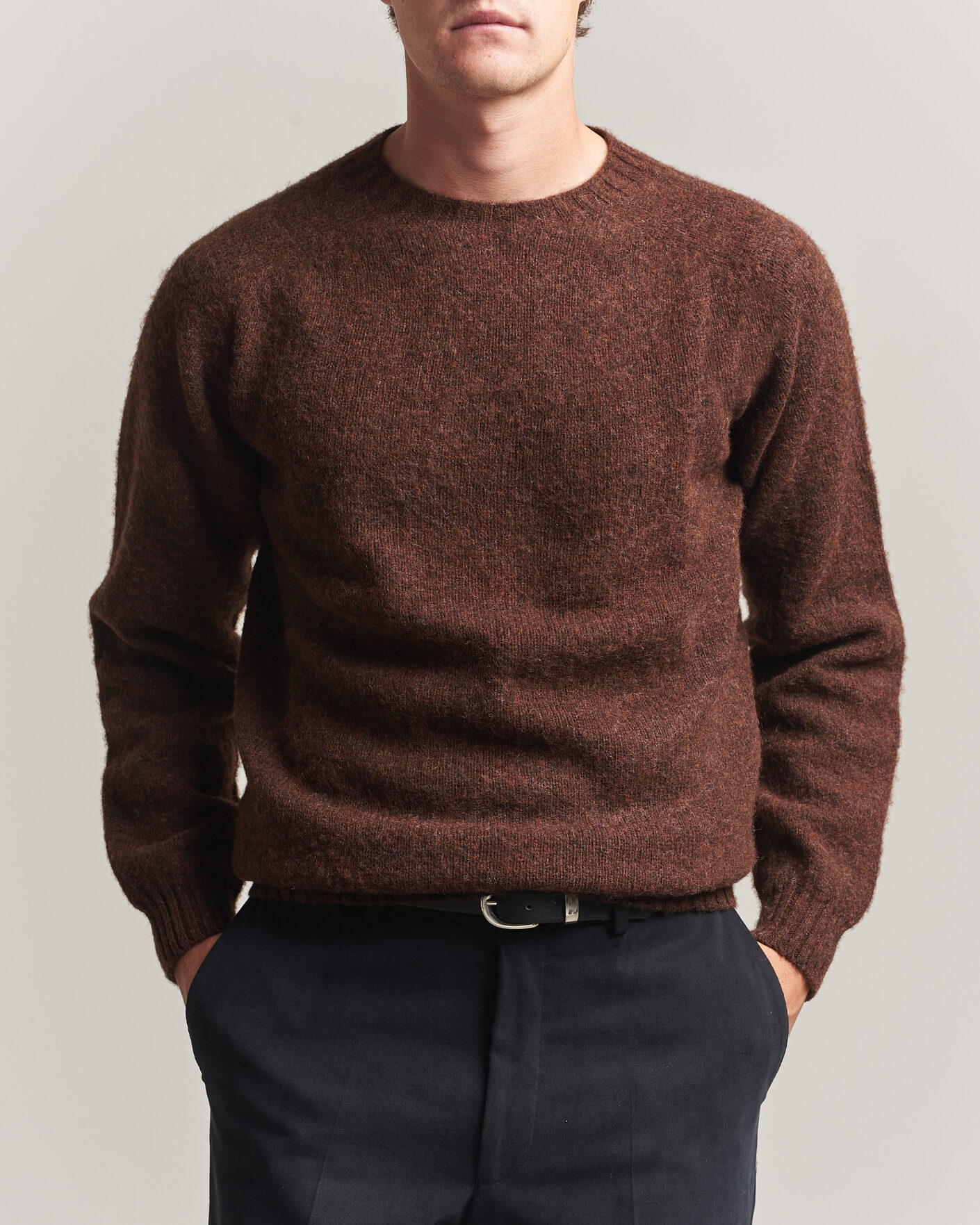 Harley of Scotland ウールニット ブラウン 42 Harley Of Scotland Brushed Supersoft Lambswool Crewneck Marron at