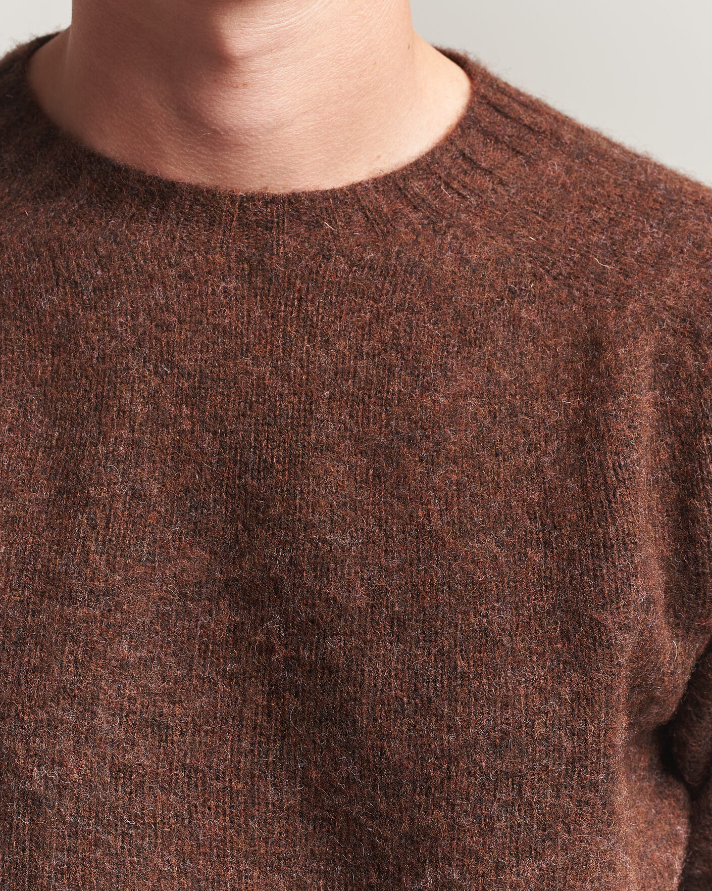 Men | Sweaters & Knitwear | Harley Of Scotland | Brushed Supersoft Lambswool Crewneck Marron