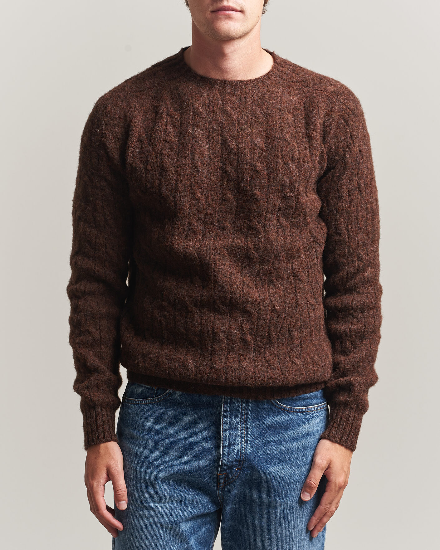 Men | Sweaters & Knitwear | Harley Of Scotland | Brushed Supersoft Lambswool Cable Marron