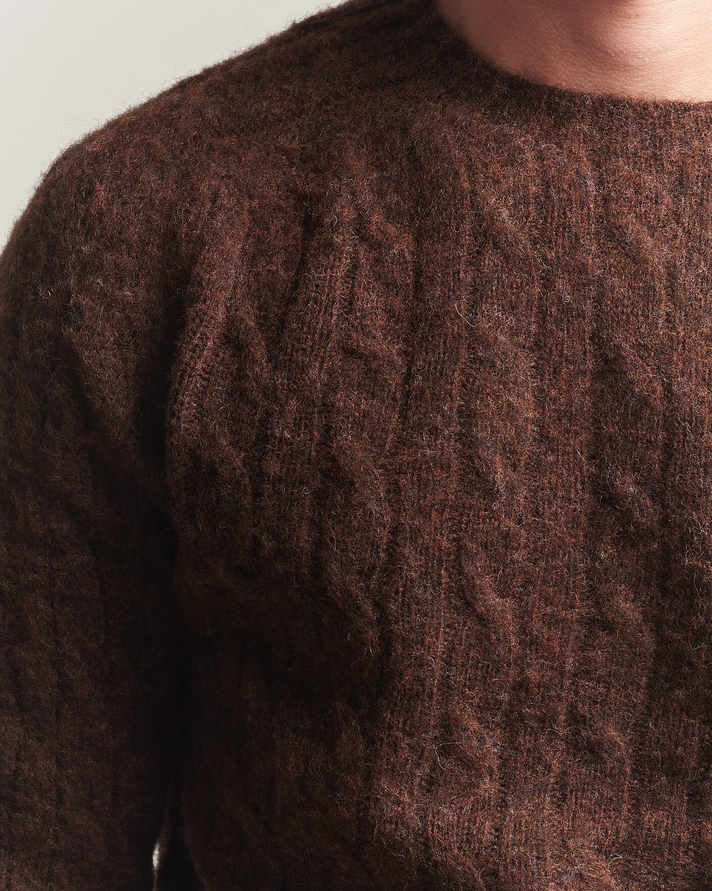 Men | Sweaters & Knitwear | Harley Of Scotland | Brushed Supersoft Lambswool Cable Marron