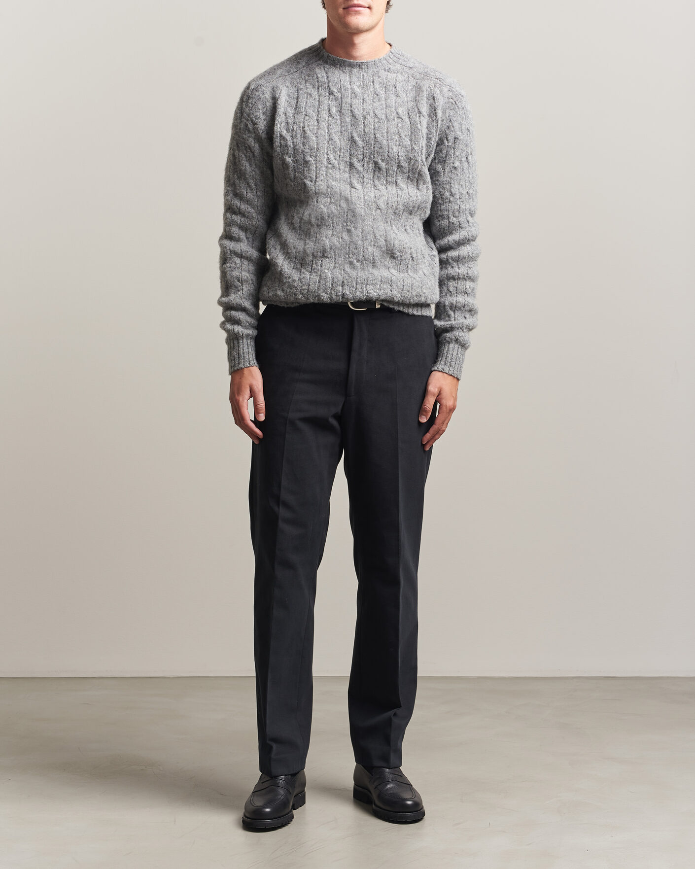 Men | Sweaters & Knitwear | Harley Of Scotland | Brushed Supersoft Lambswool Cable Mid Grey